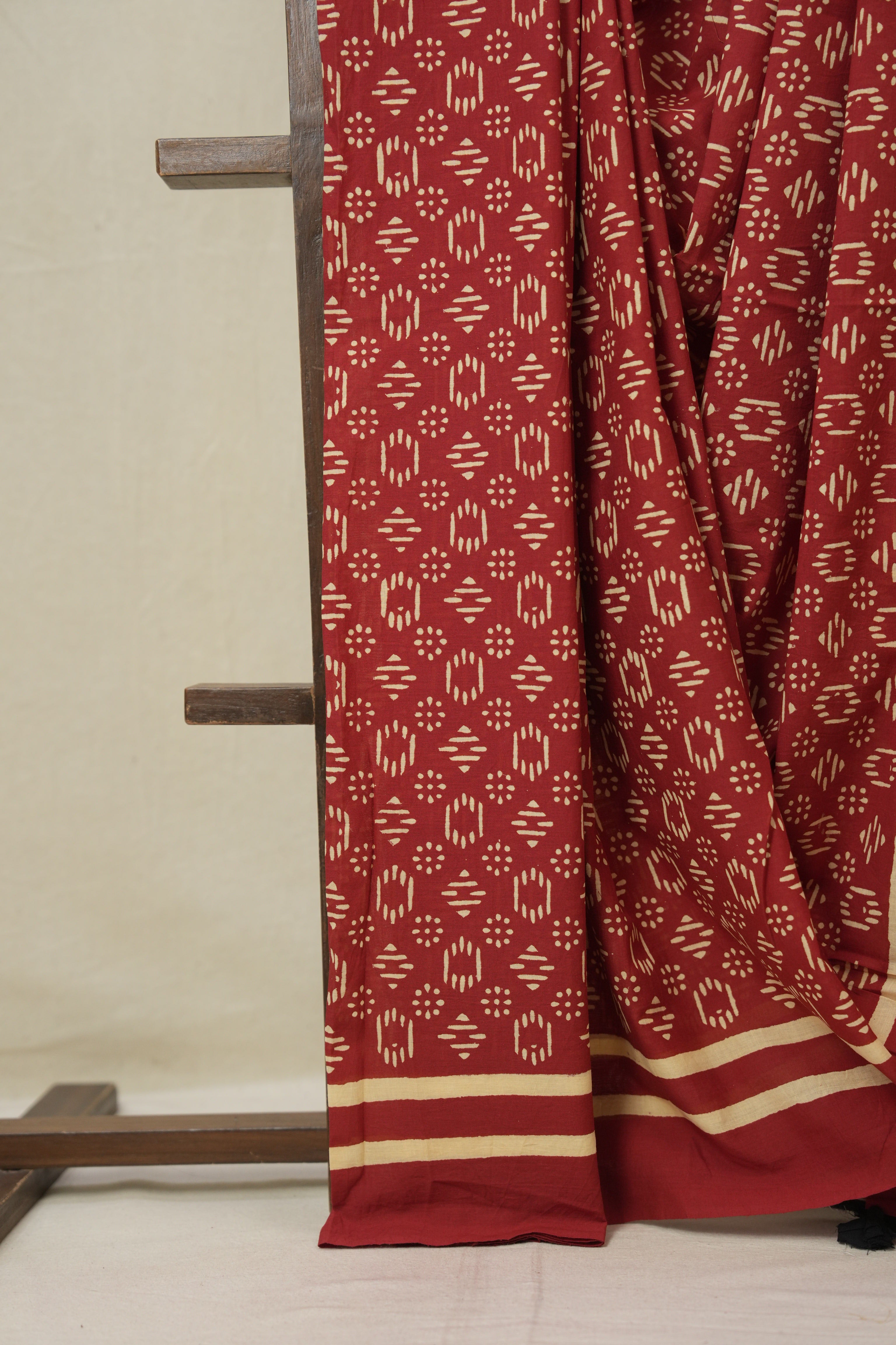 Red HBP Cotton Saree - SRRCS3327