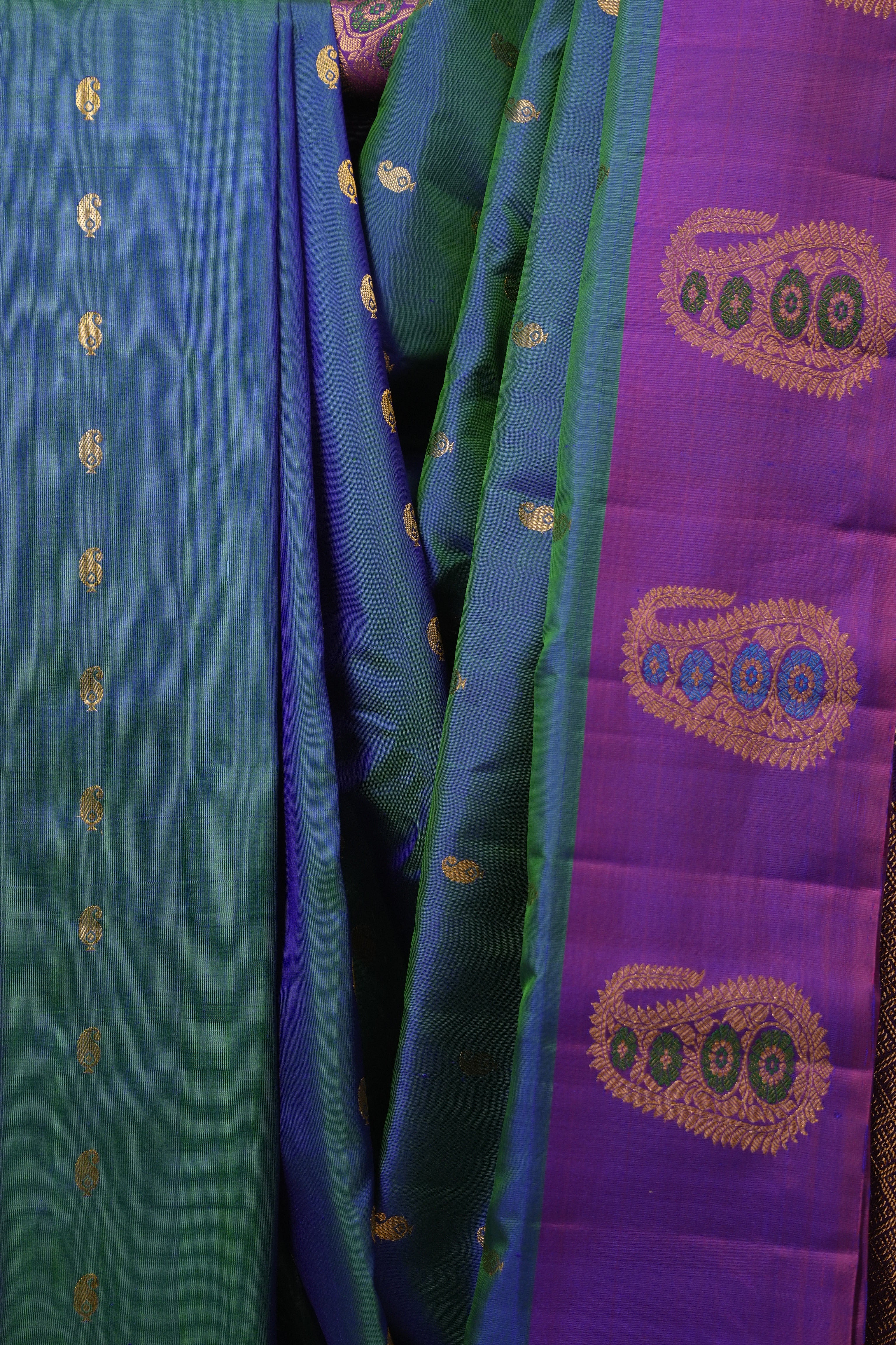 Green Gadwal Silk Saree - SRGGSS639