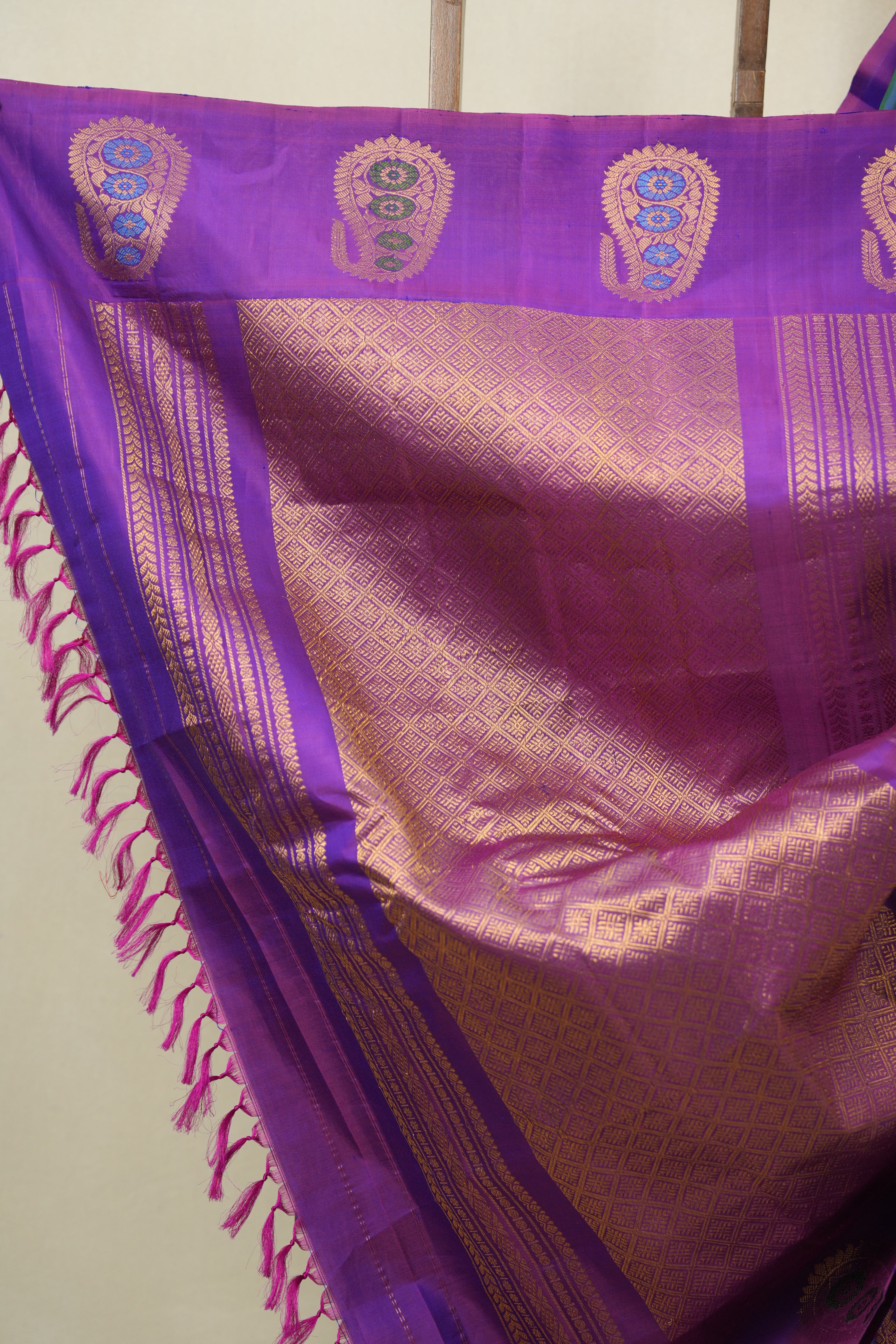 Green Gadwal Silk Saree - SRGGSS639