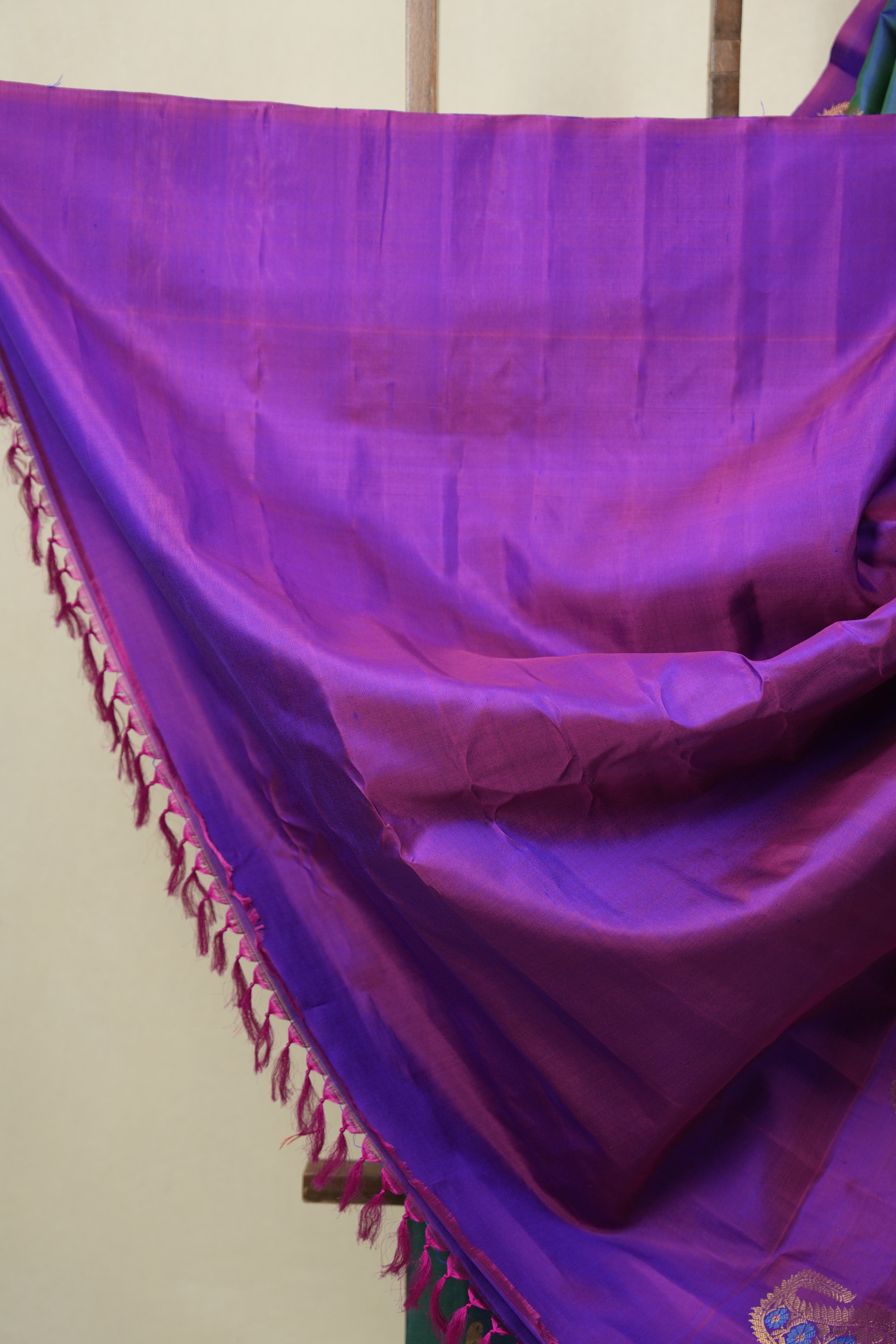 Green Gadwal Silk Saree - SRGGSS639