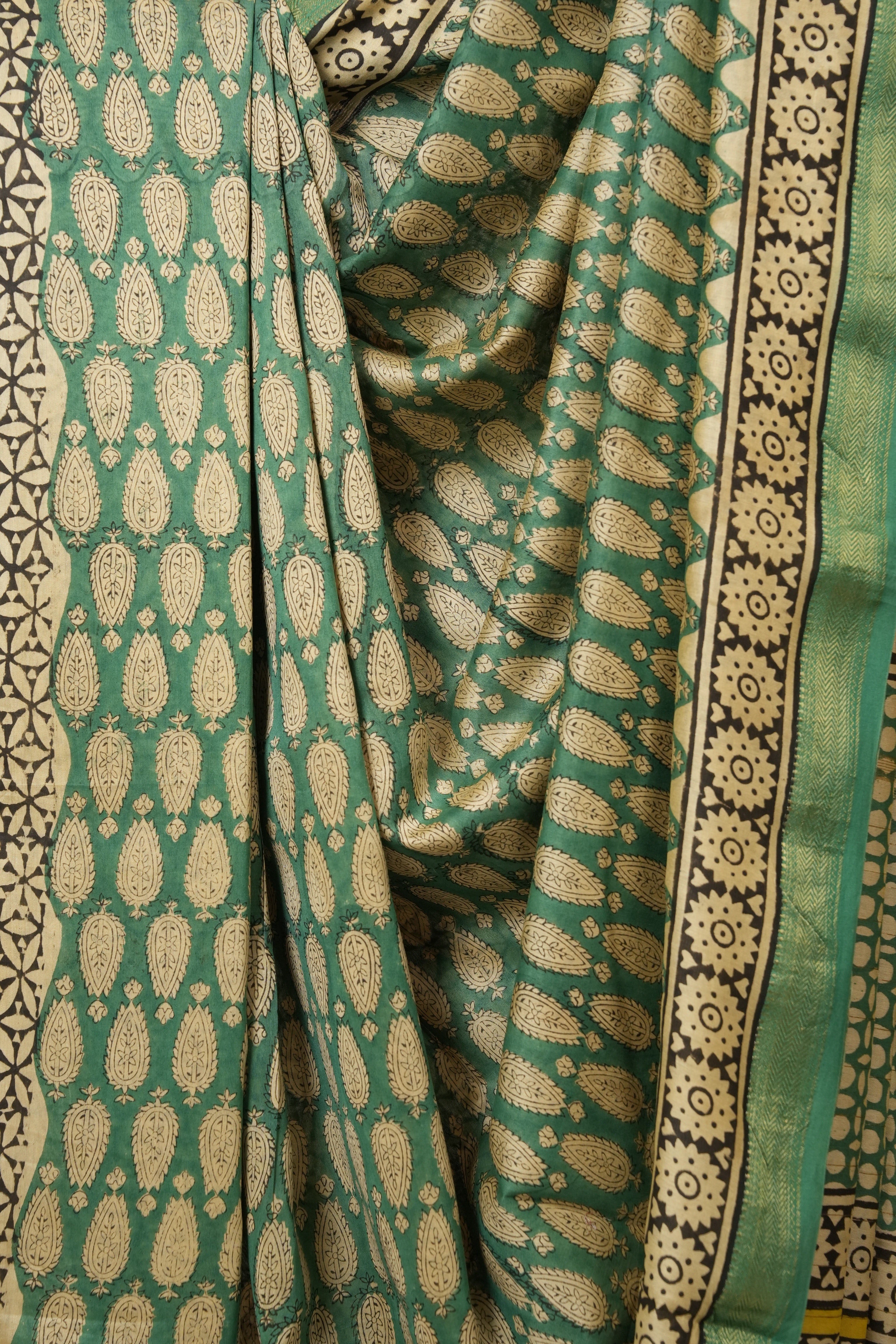 Black HBP Cotton Silk Saree With Maheshewari Border - SRBCSS878