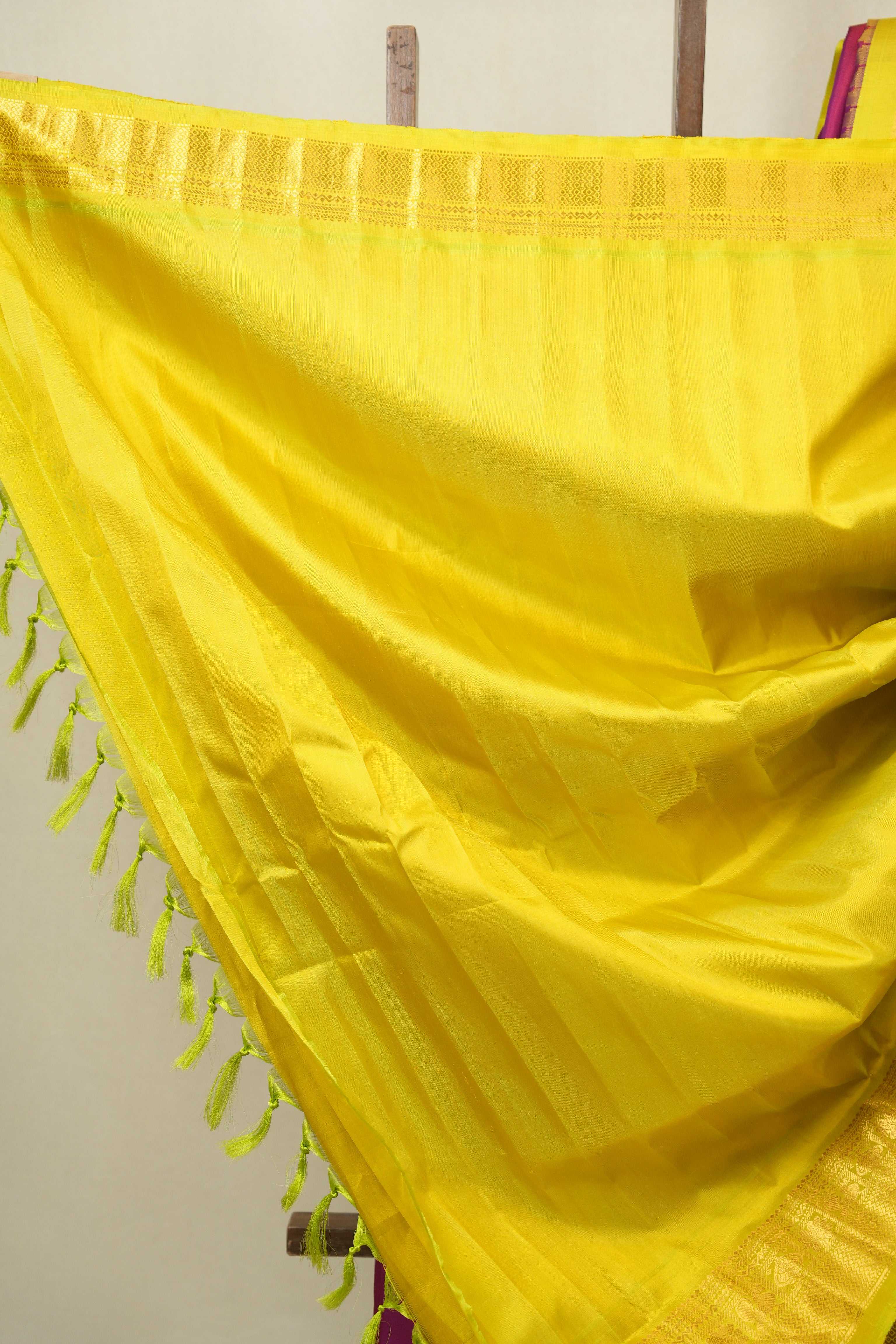 Magenta Gadwal Silk Saree - SRMGSS643