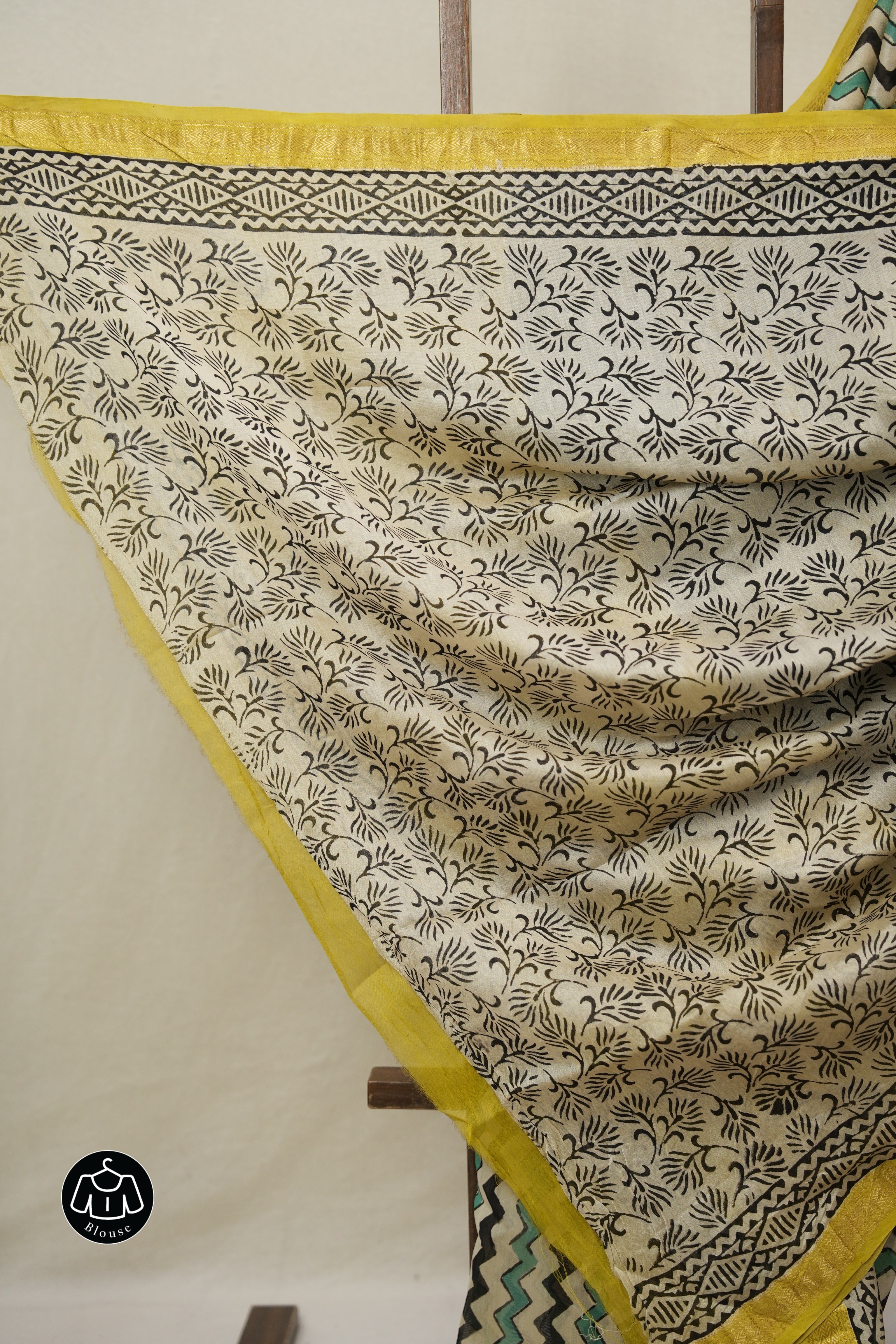 Beige Black HBP Cotton Silk Saree With Maheshwari Border - SRBBCSS1486