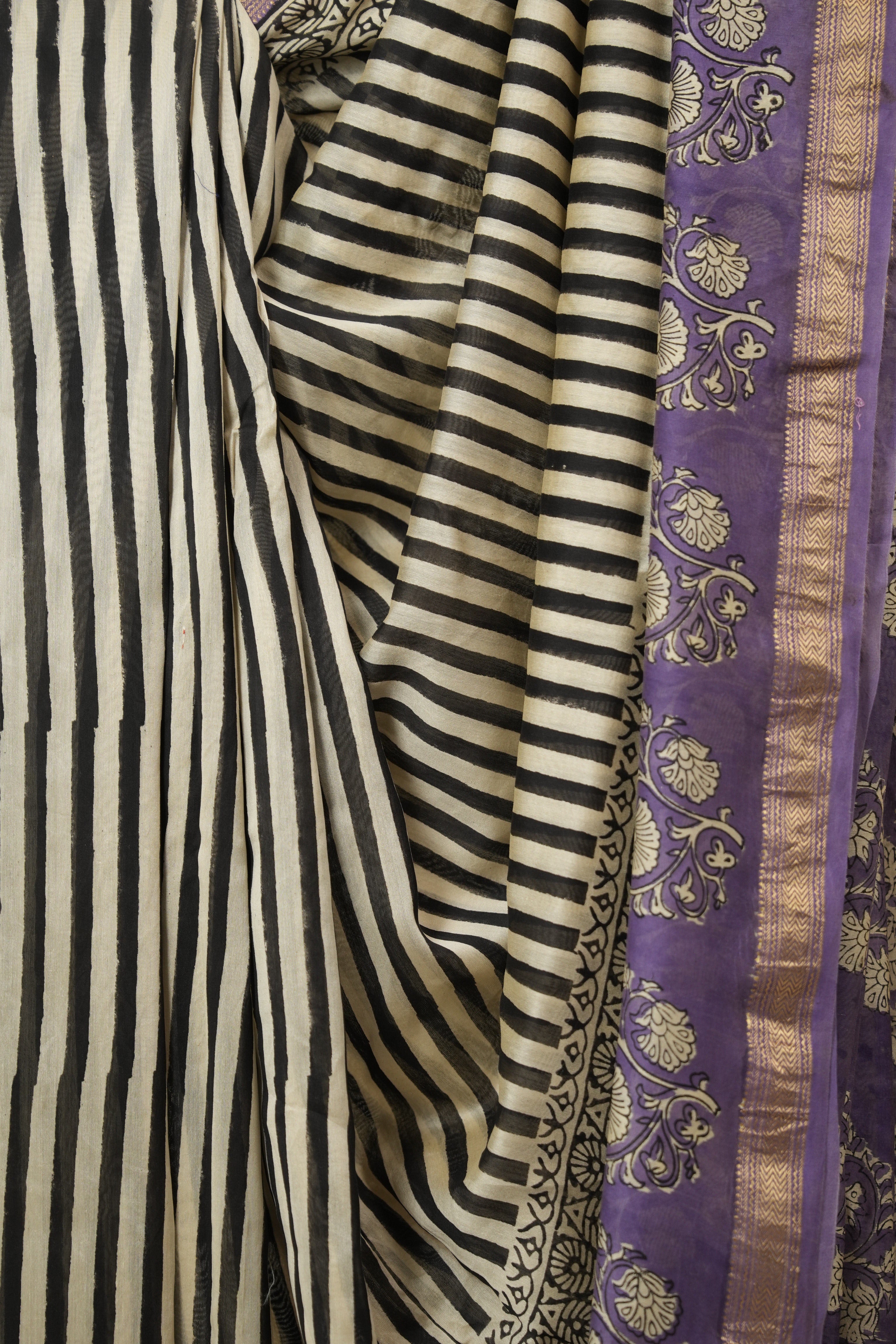 Beige-Black HBP Cotton Silk Saree With Maheshwari Border - SRBBCSS1483