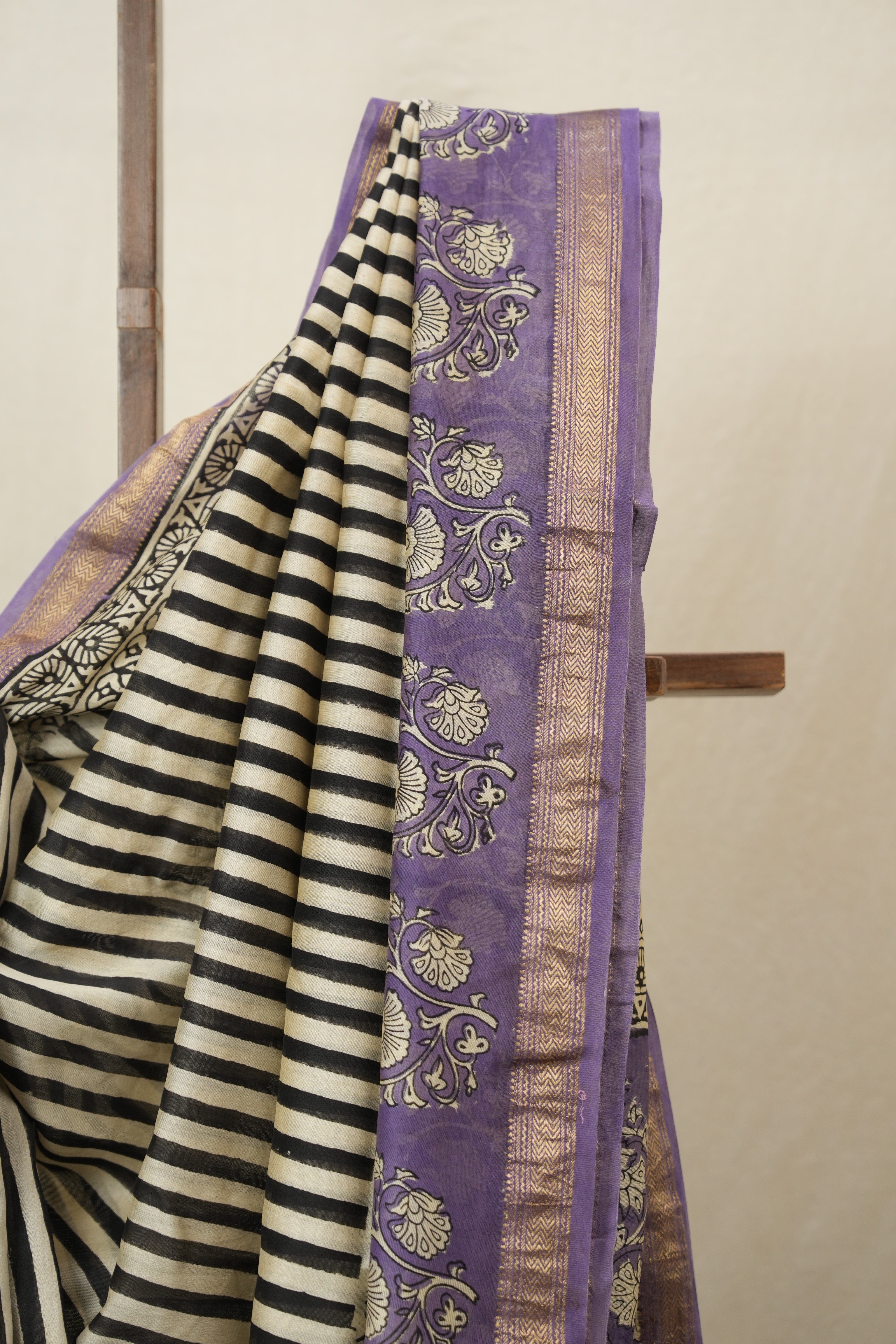 Beige-Black HBP Cotton Silk Saree With Maheshwari Border - SRBBCSS1483