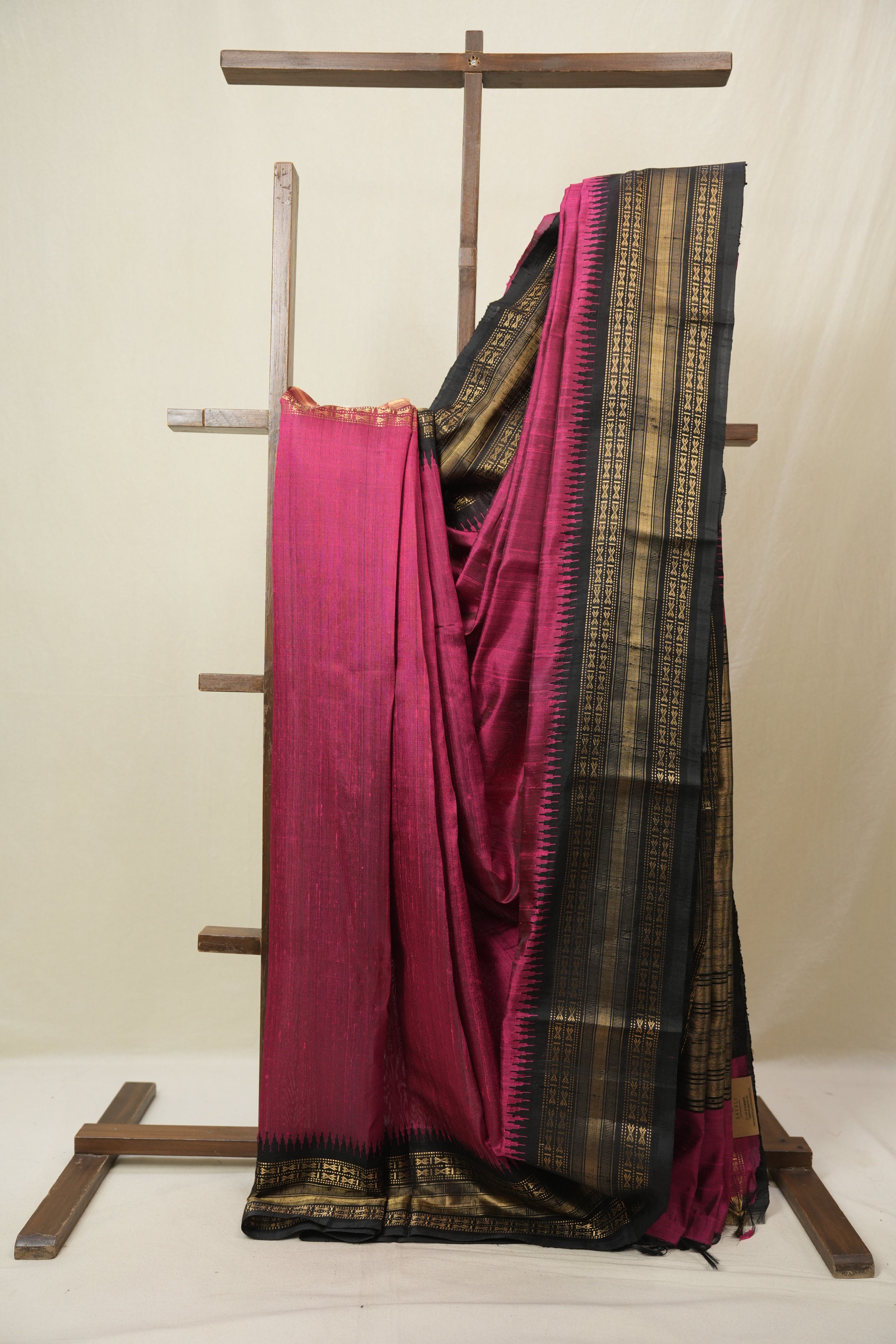 Magenta Raw Silk Saree - SRPRSS996