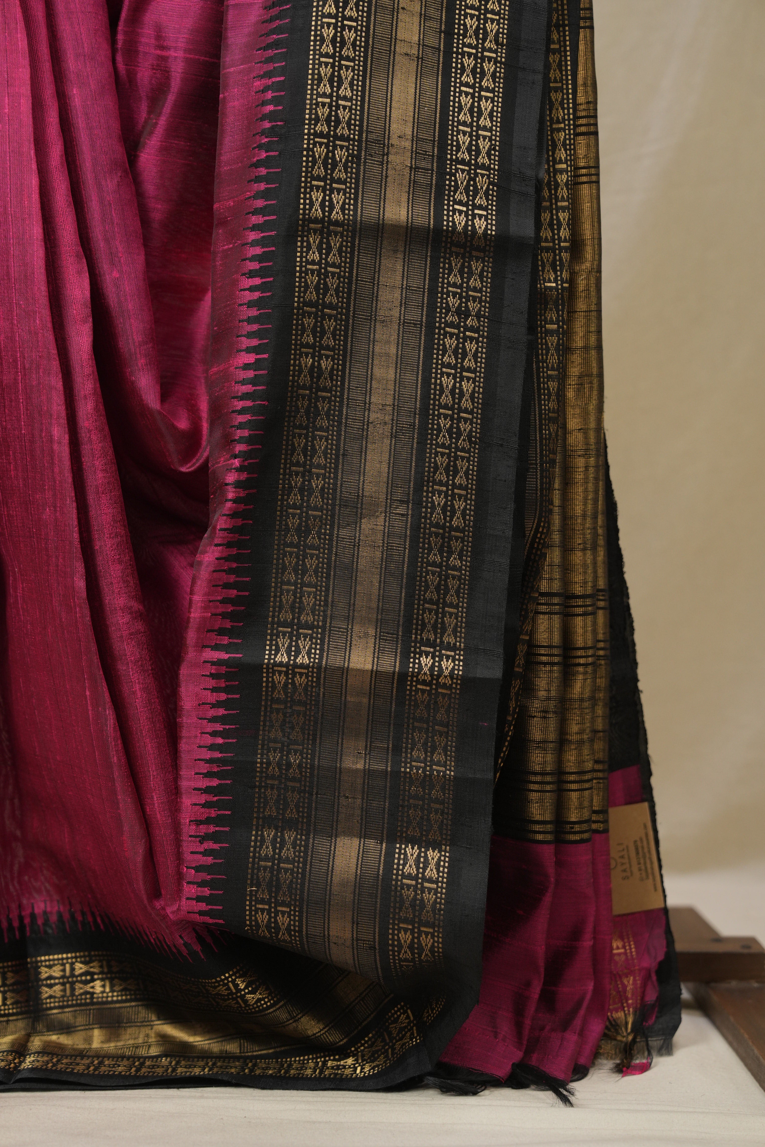 Magenta Raw Silk Saree - SRPRSS996