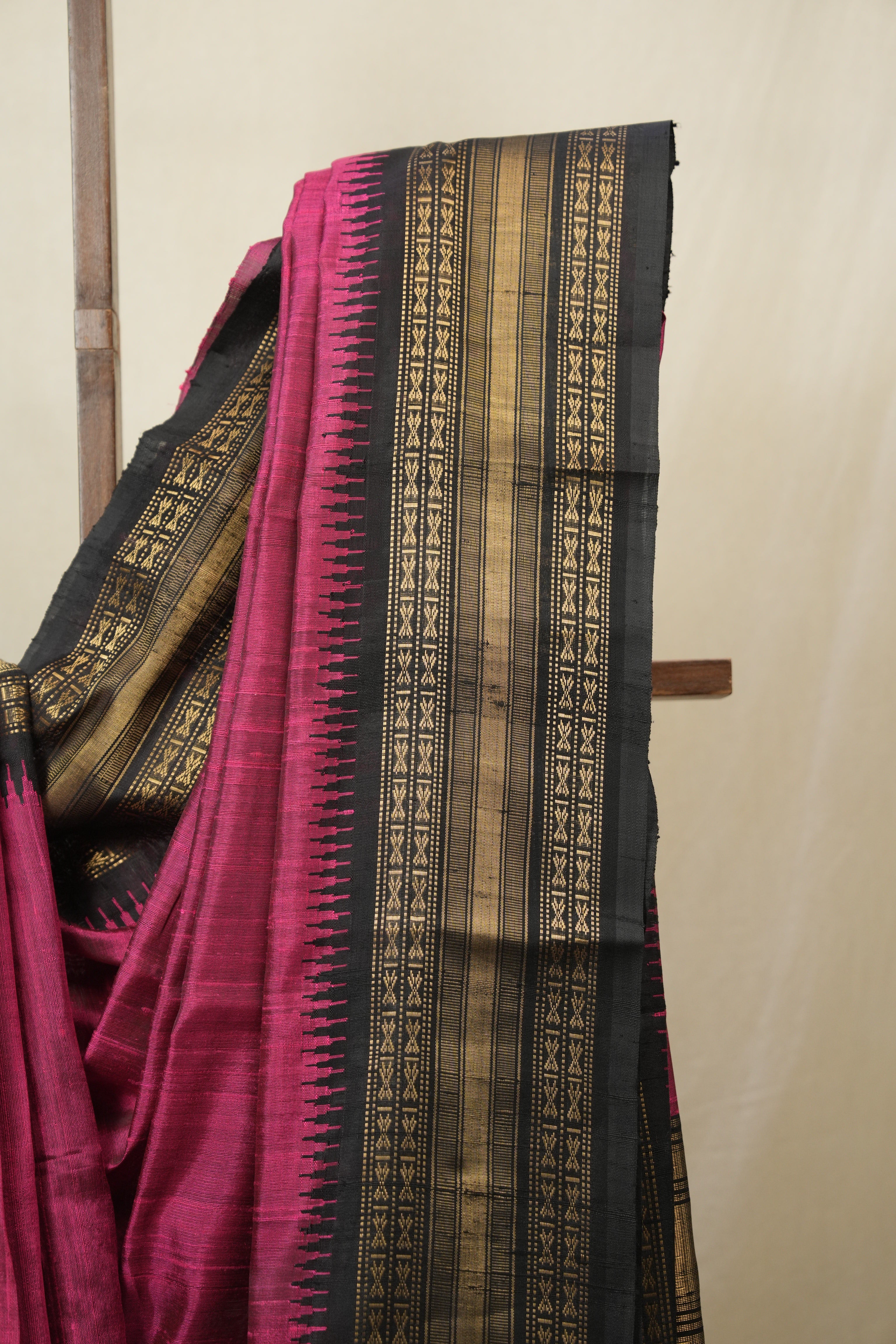 Magenta Raw Silk Saree - SRPRSS996