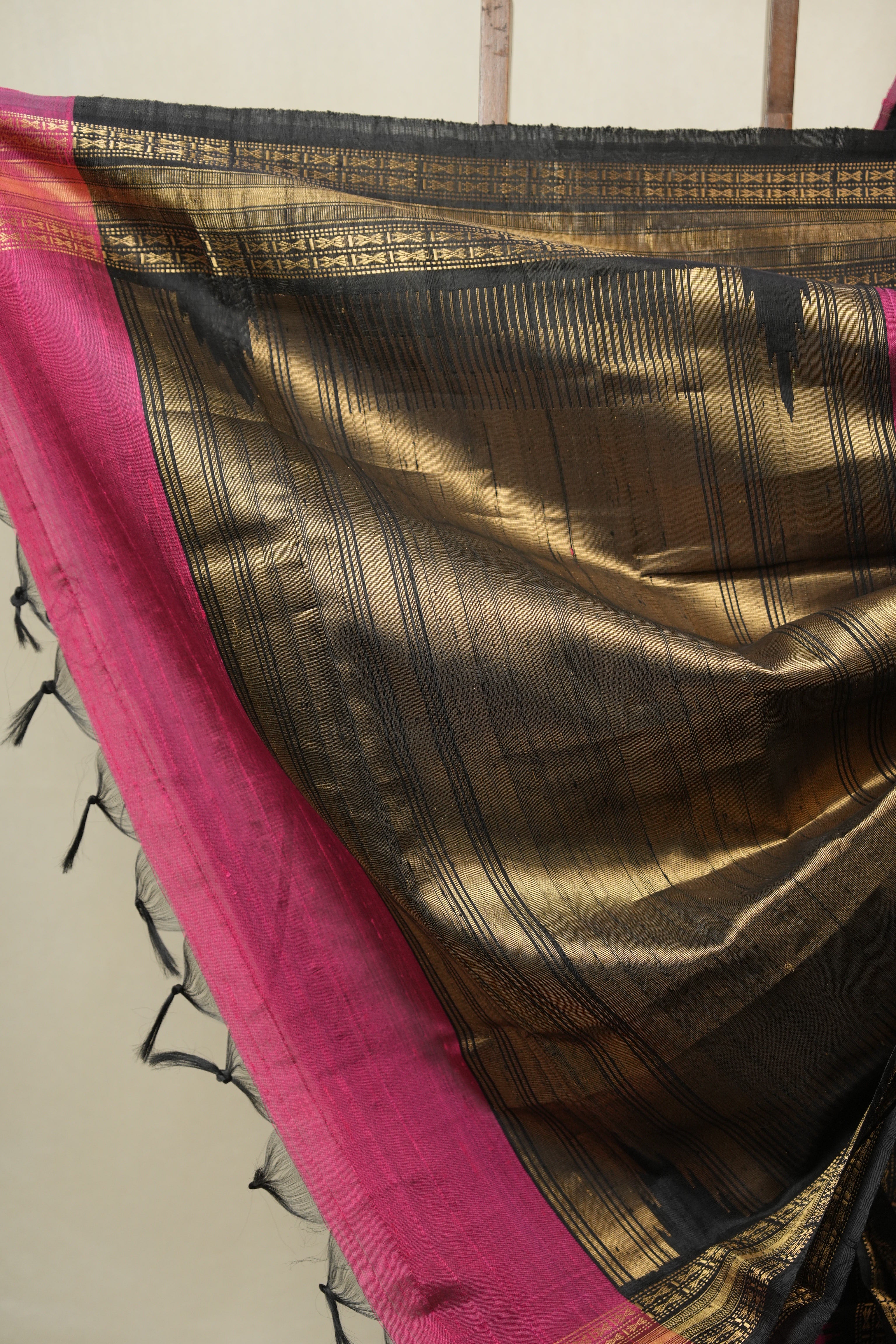 Magenta Raw Silk Saree - SRPRSS996