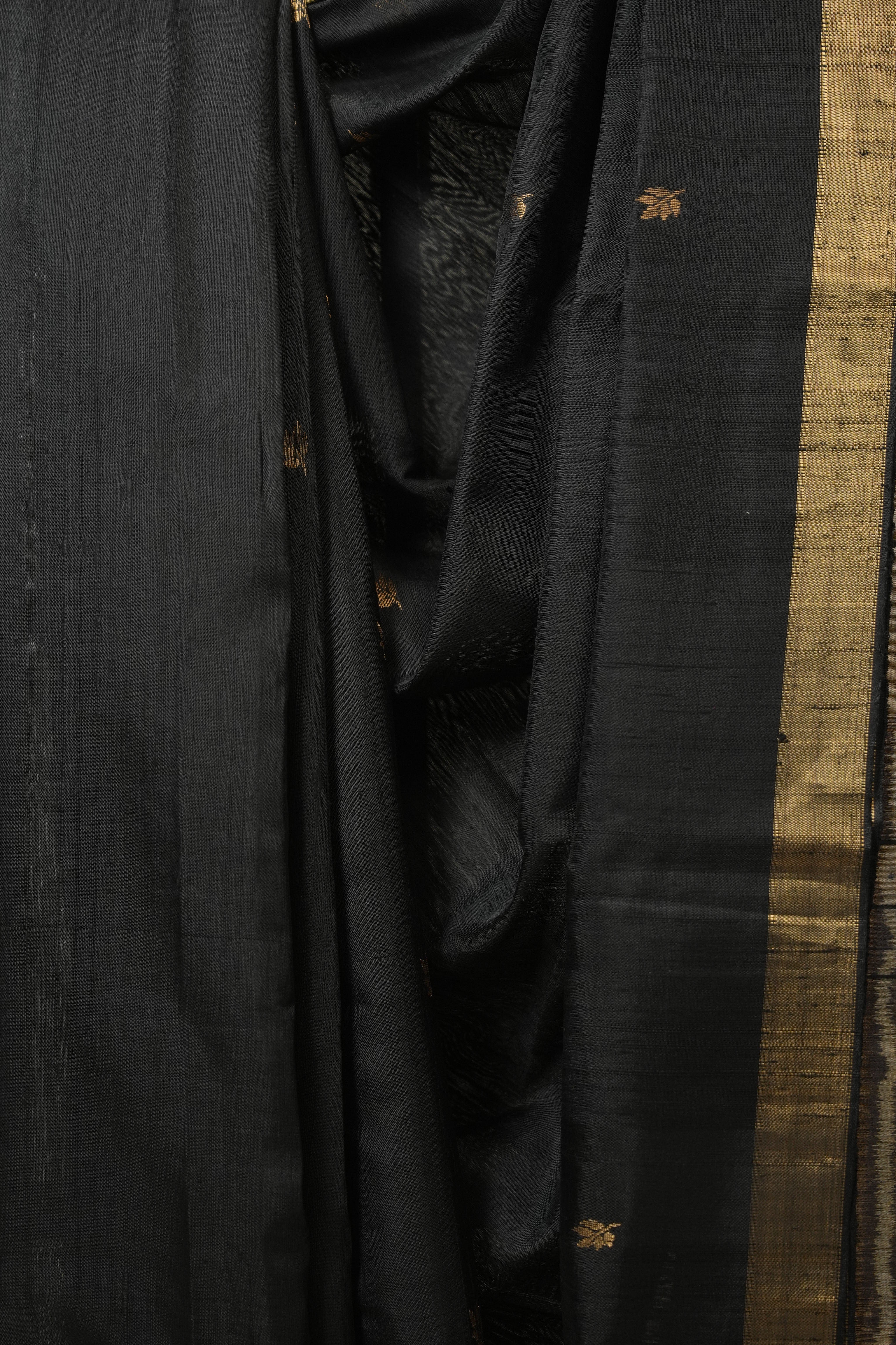 Black Raw Silk Saree - SRBRSS973