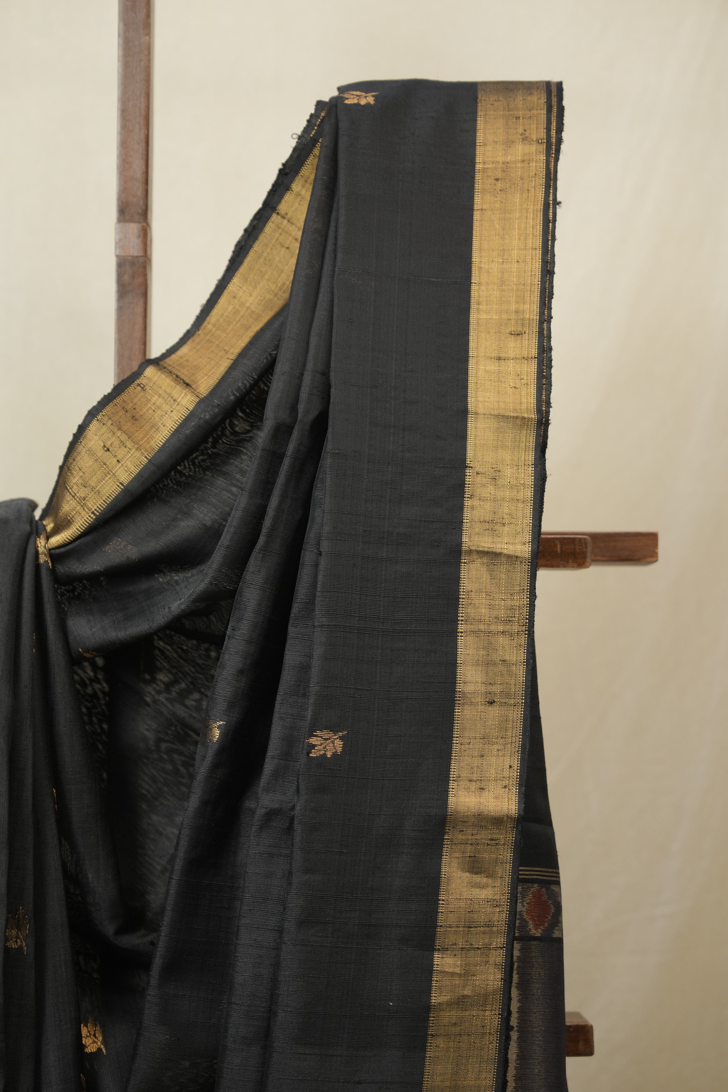 Black Raw Silk Saree - SRBRSS973