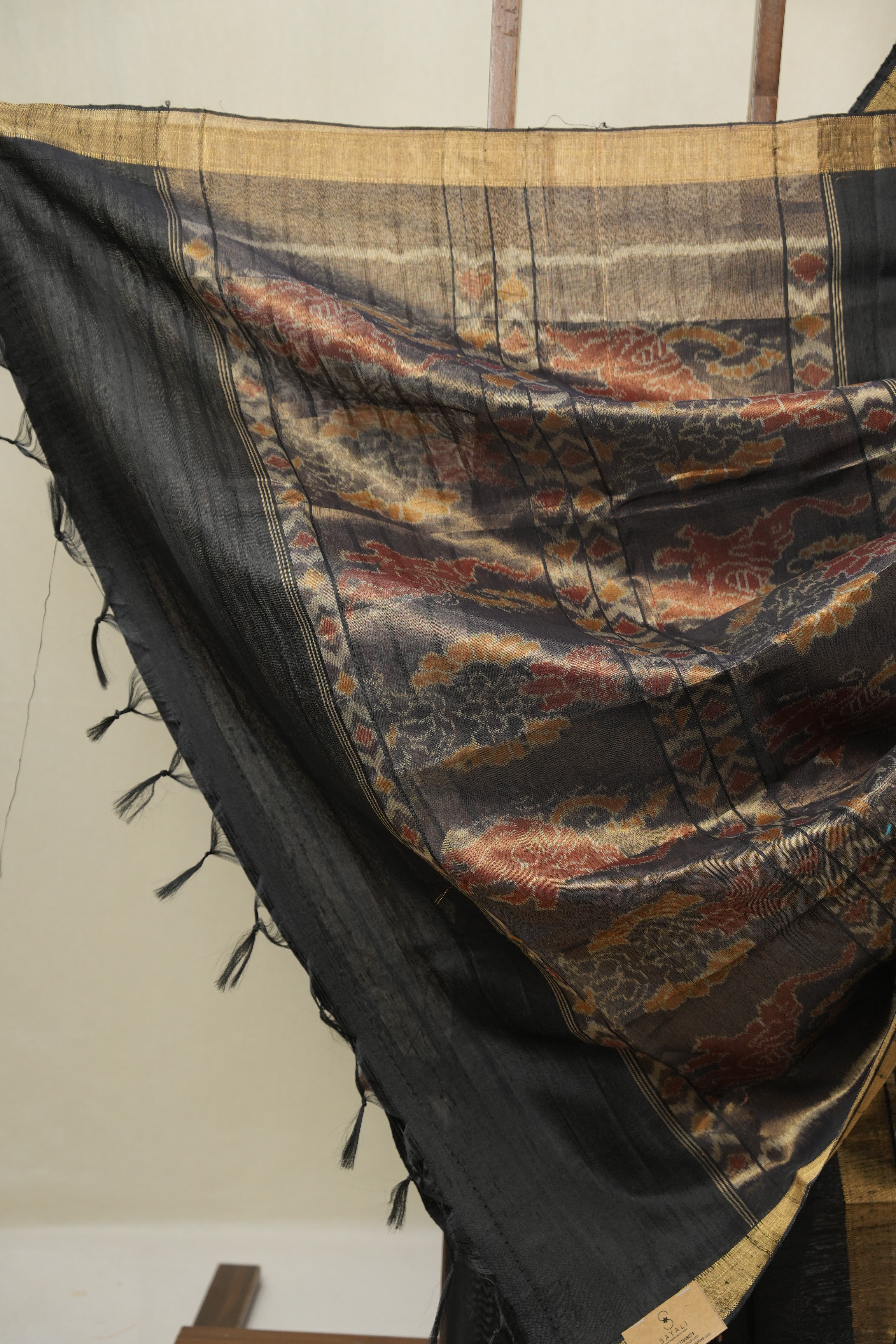 Black Raw Silk Saree - SRBRSS973