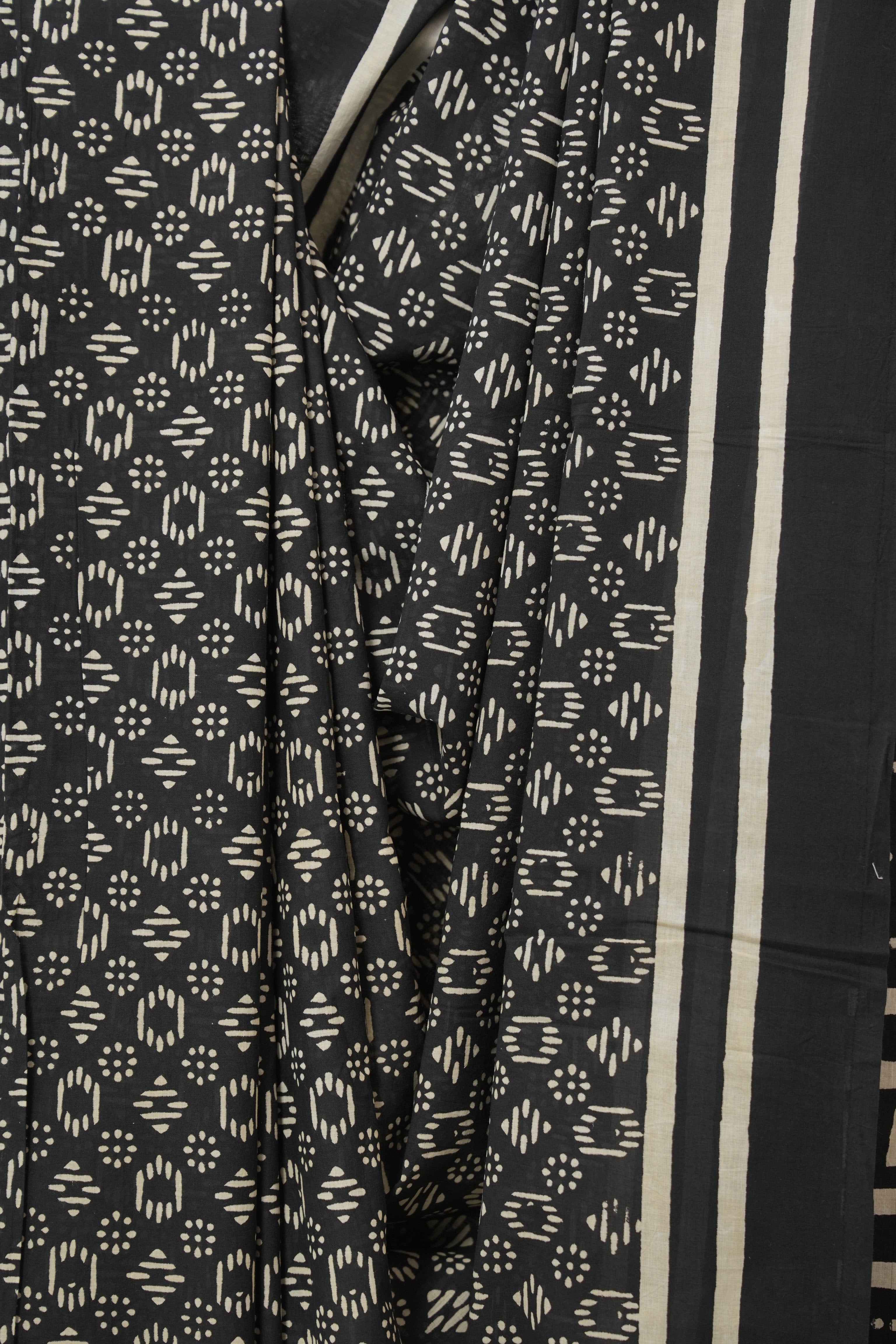 Black HBP Cotton Saree - SRBCS3325