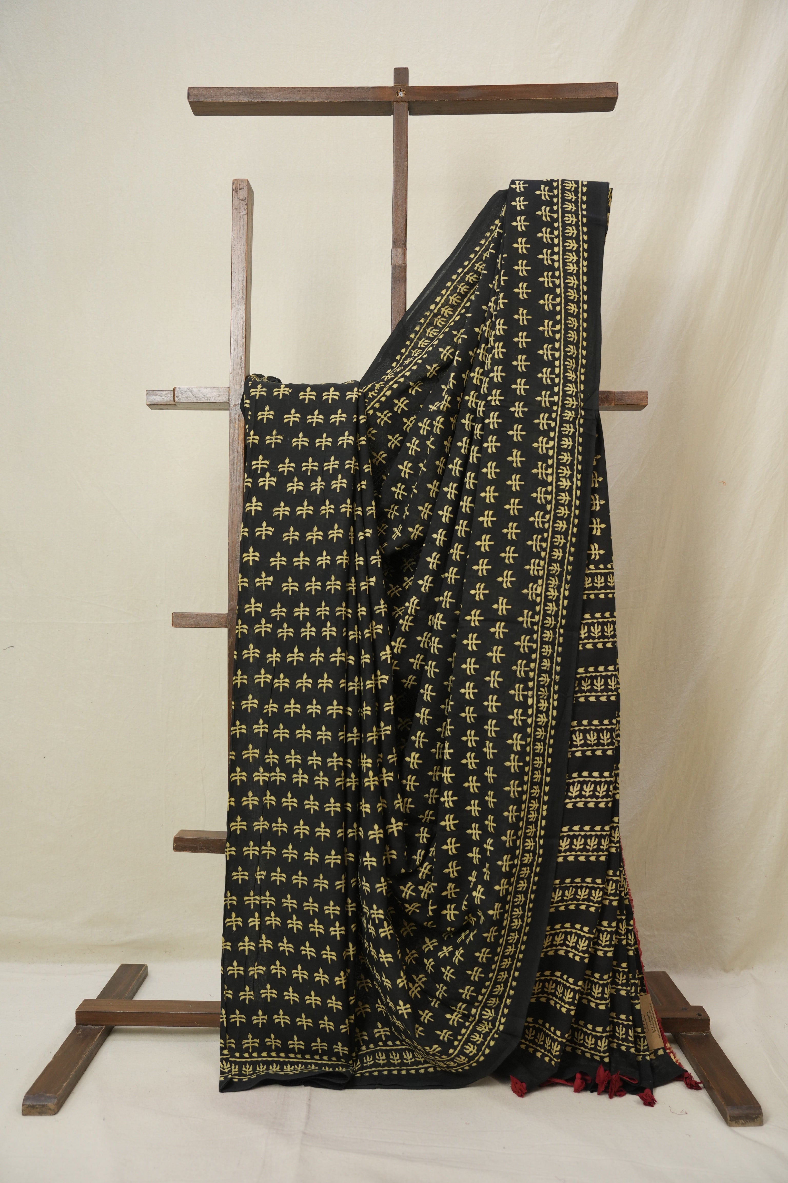 Black HBP Cotton Saree - SRBCS3318
