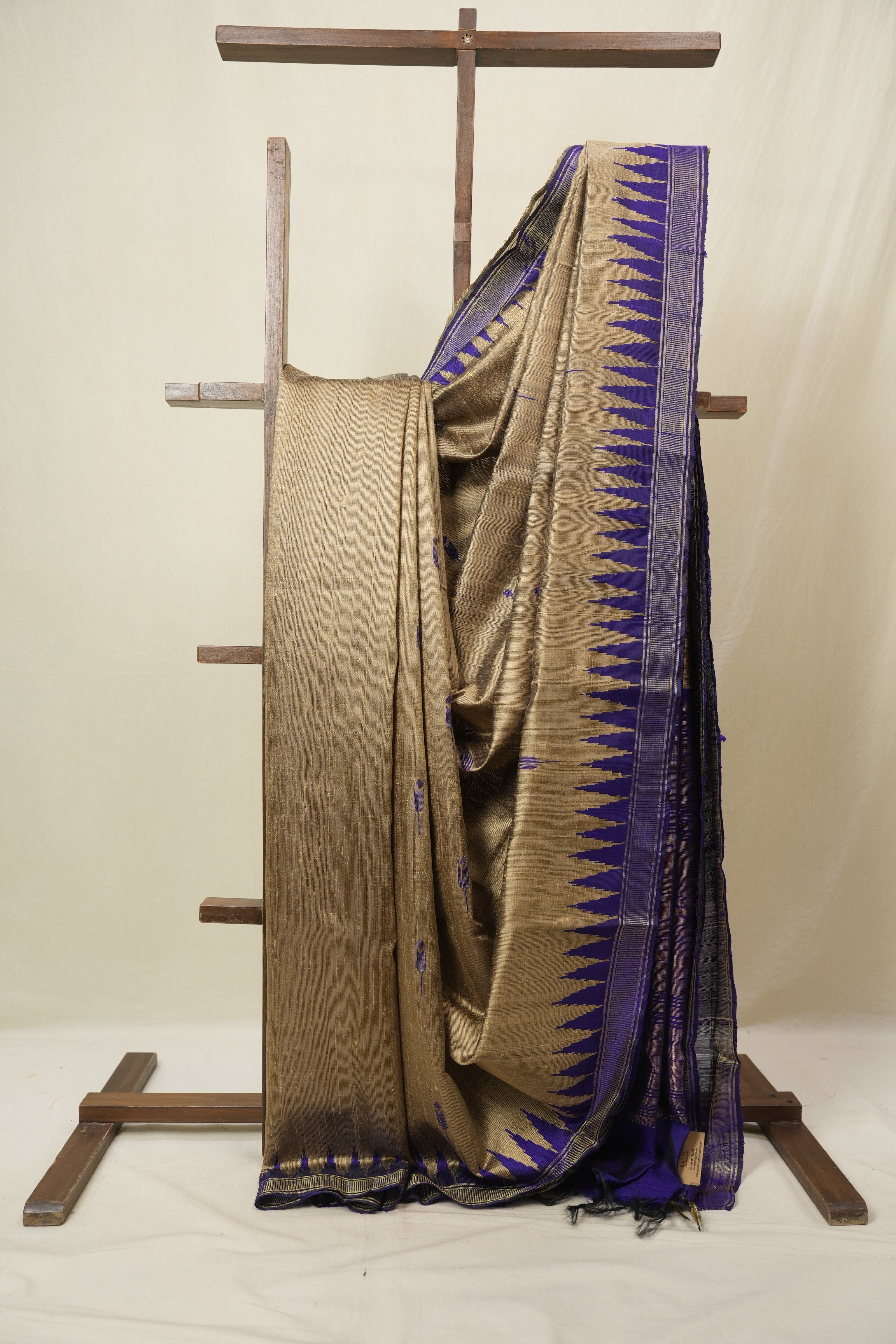 Brown Raw Silk Saree - SRBRSS978