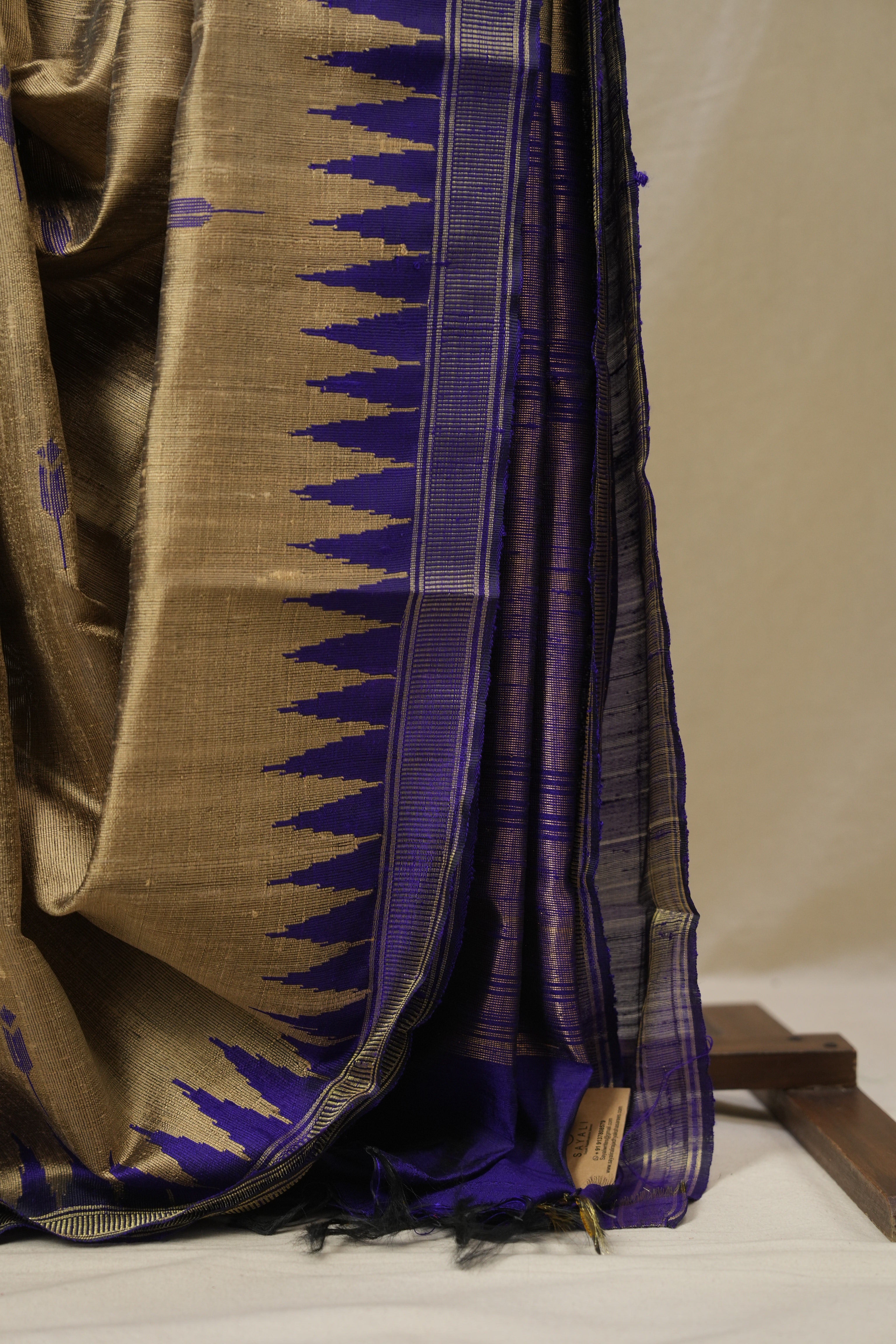 Brown Raw Silk Saree - SRBRSS978