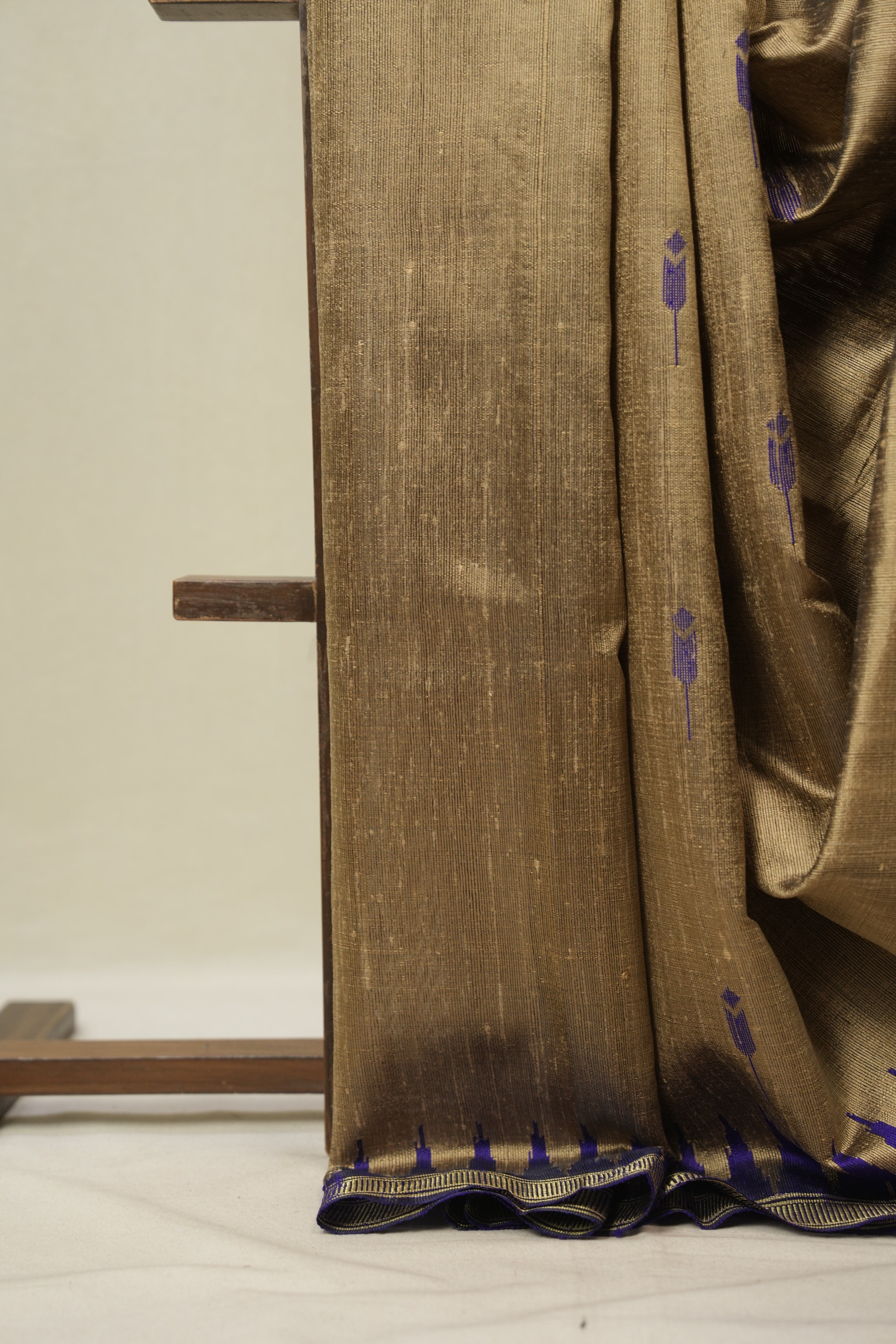 Brown Raw Silk Saree - SRBRSS978