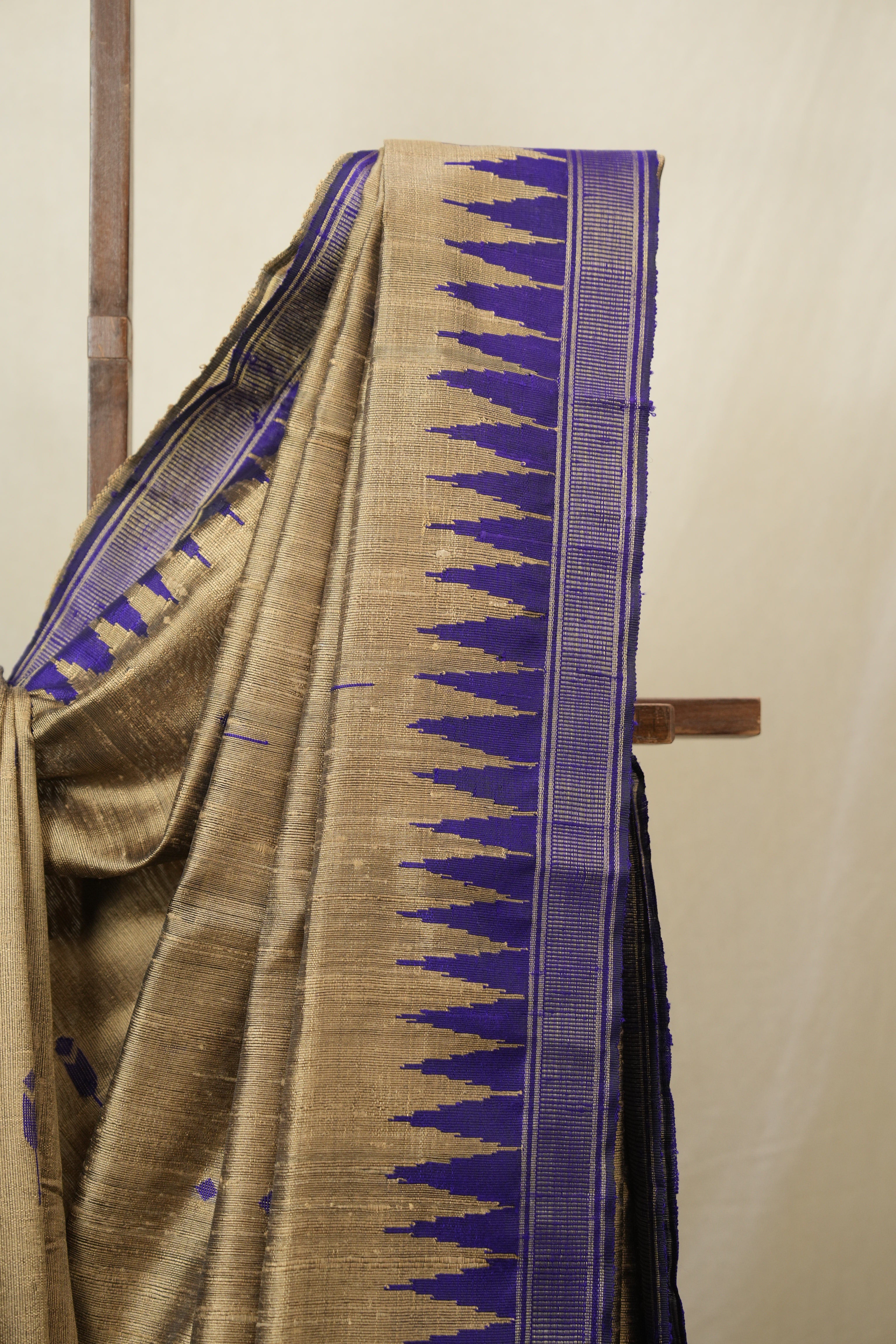Brown Raw Silk Saree - SRBRSS978