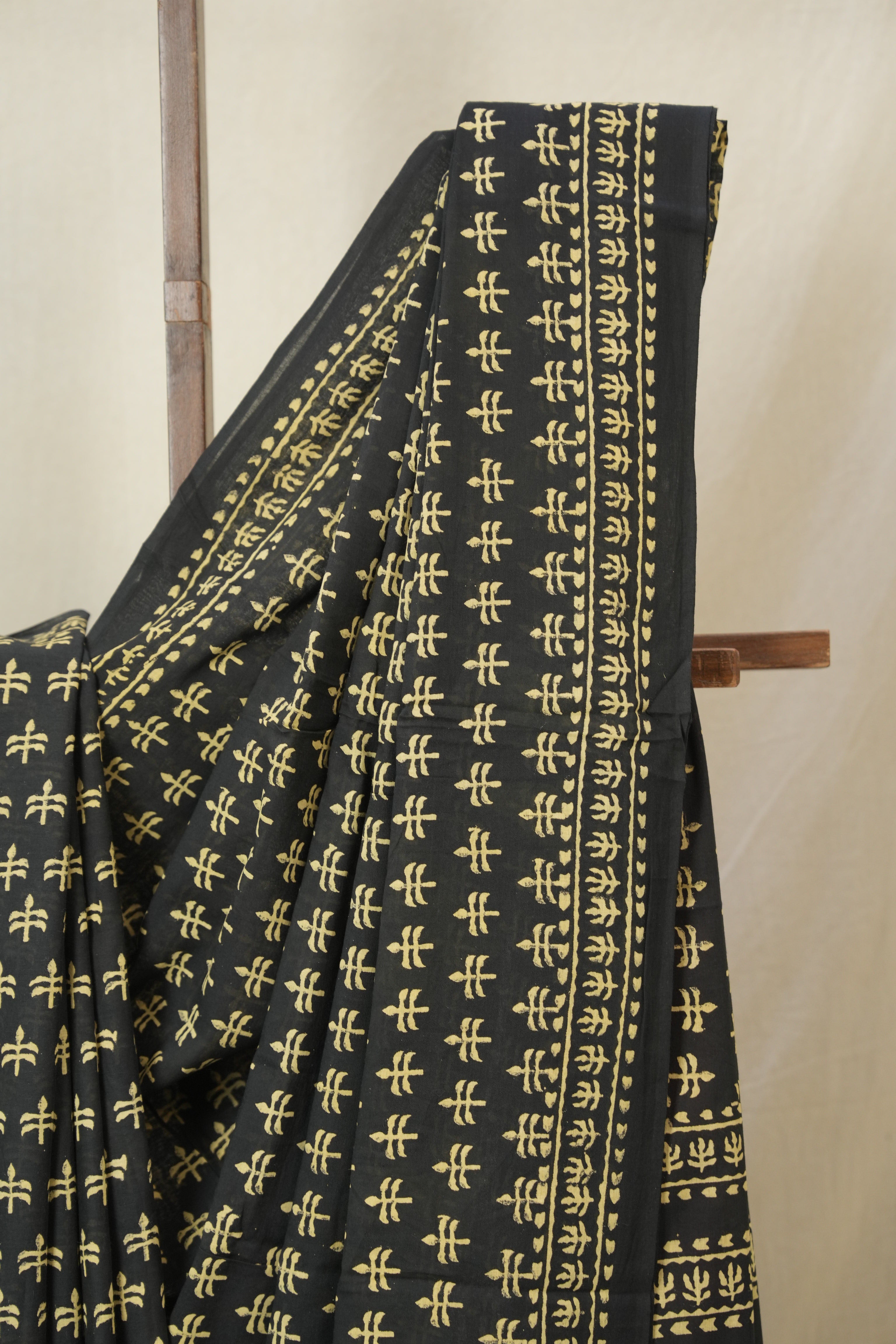 Black HBP Cotton Saree - SRBCS3318