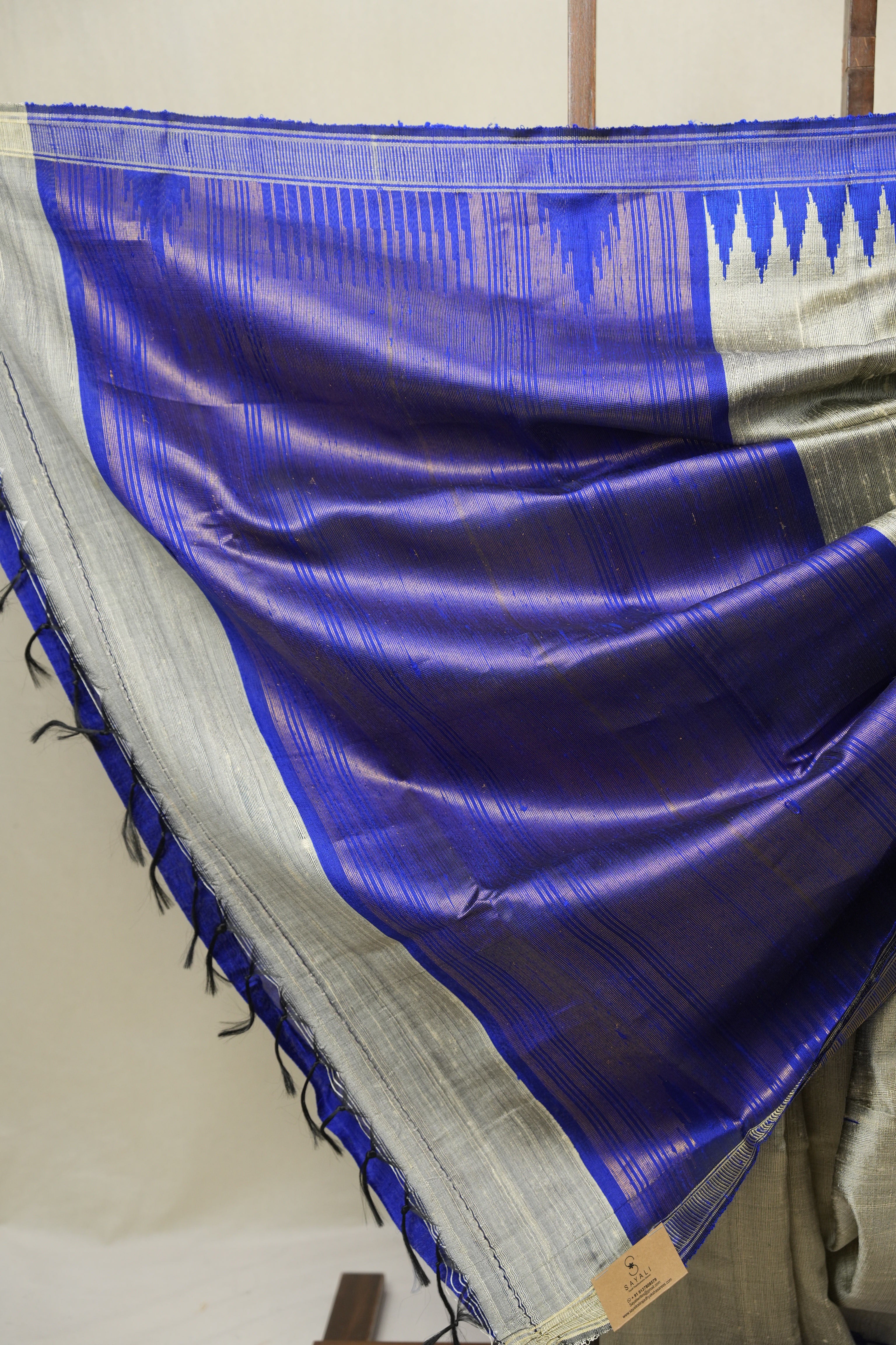 Grey Raw Silk Saree - SRGRSS979