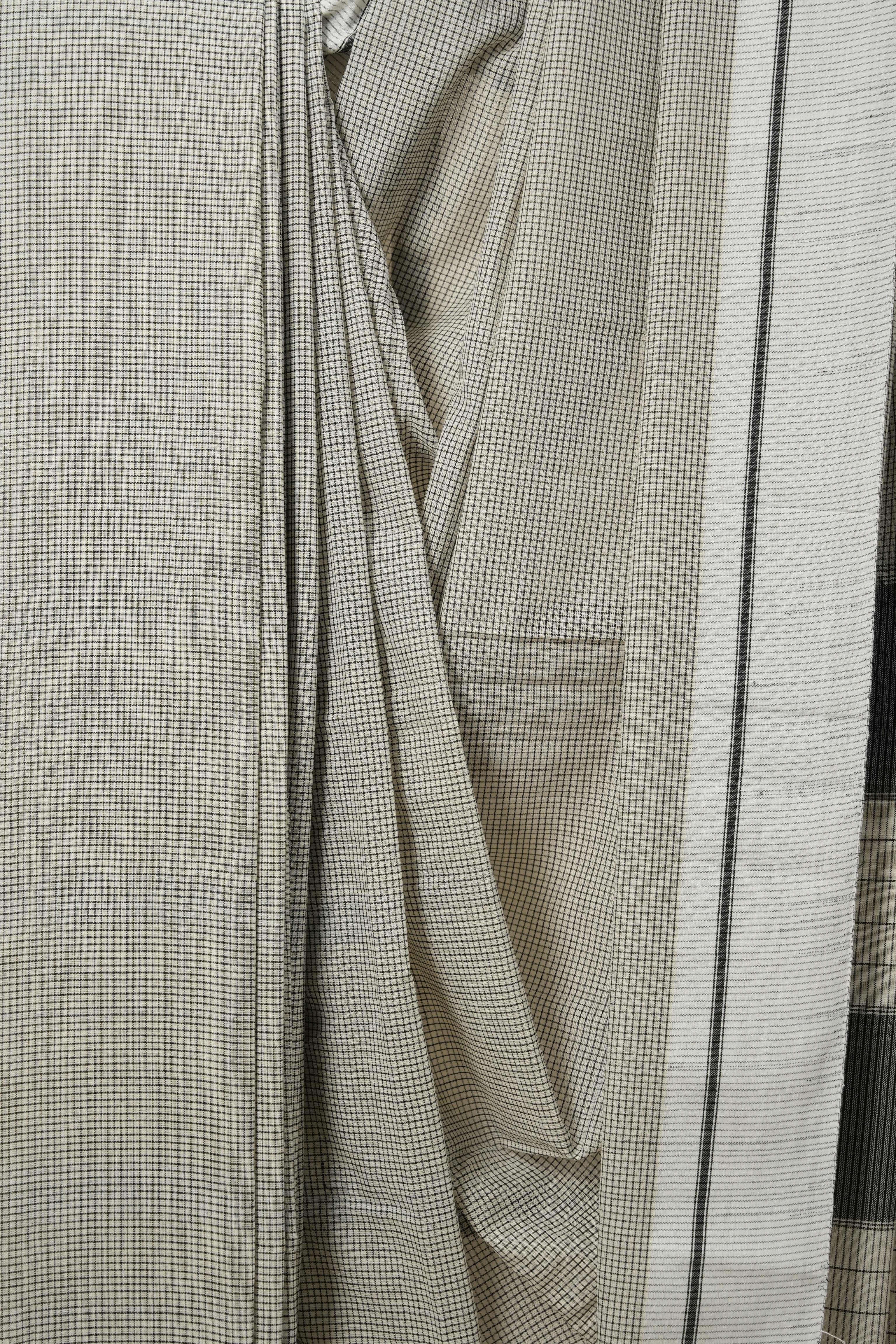 Off White Small Checks Cotton Patteda Anchu Saree - SROWPAS94