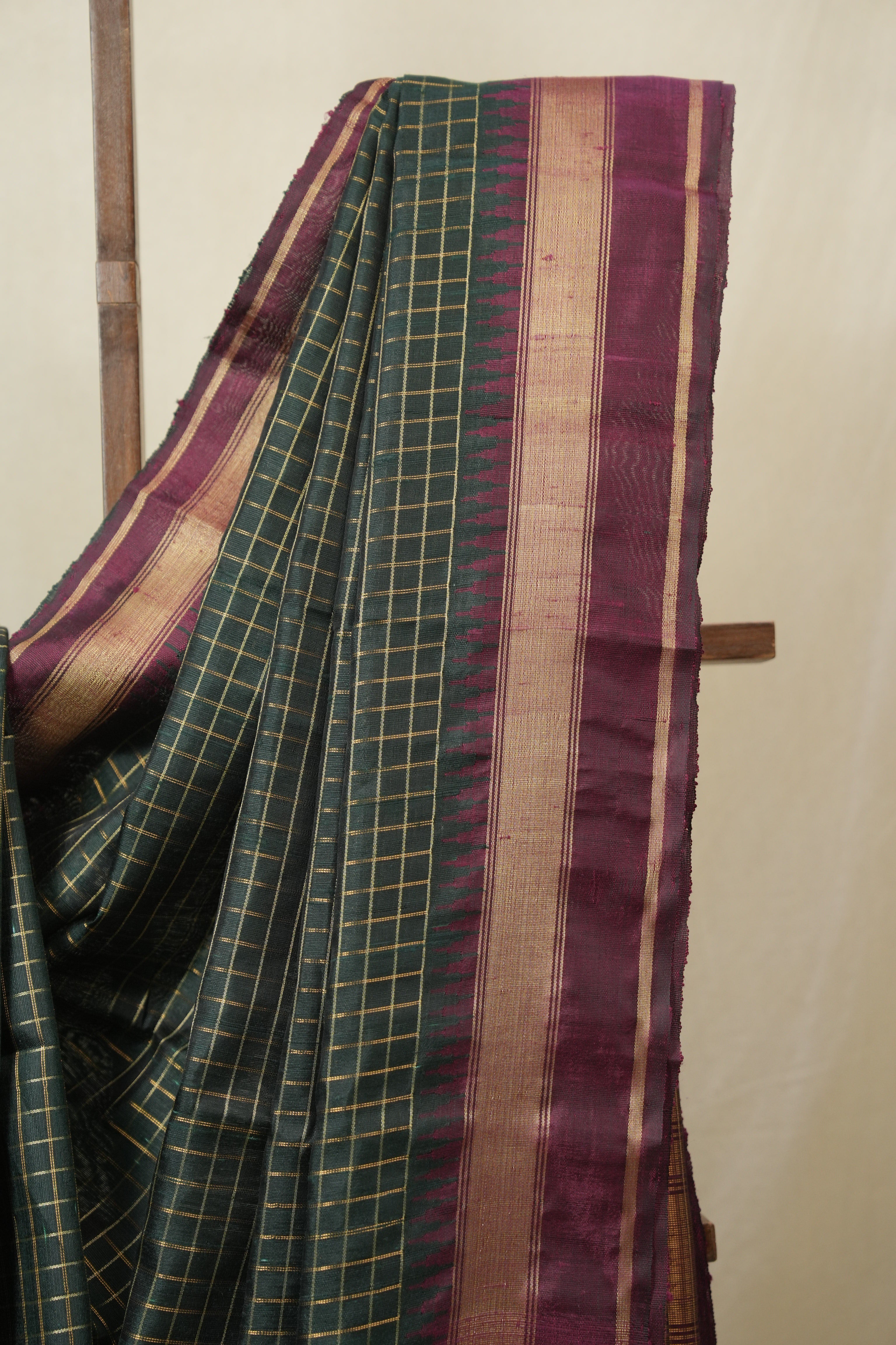 Green Raw Silk Saree - SRGRSS982