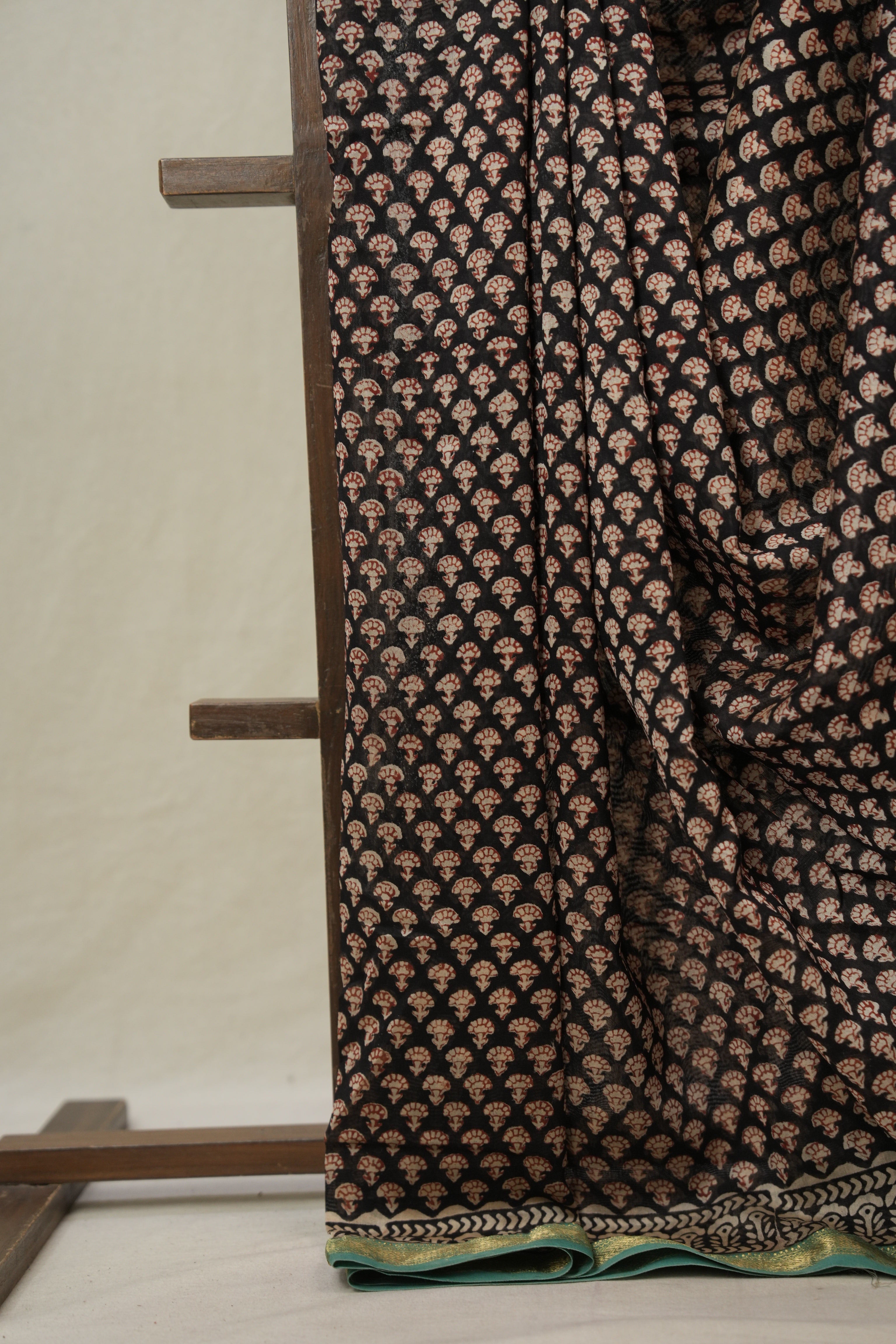 Black Cotton Silk Saree With Maheshwari Border - SRBCSS1518