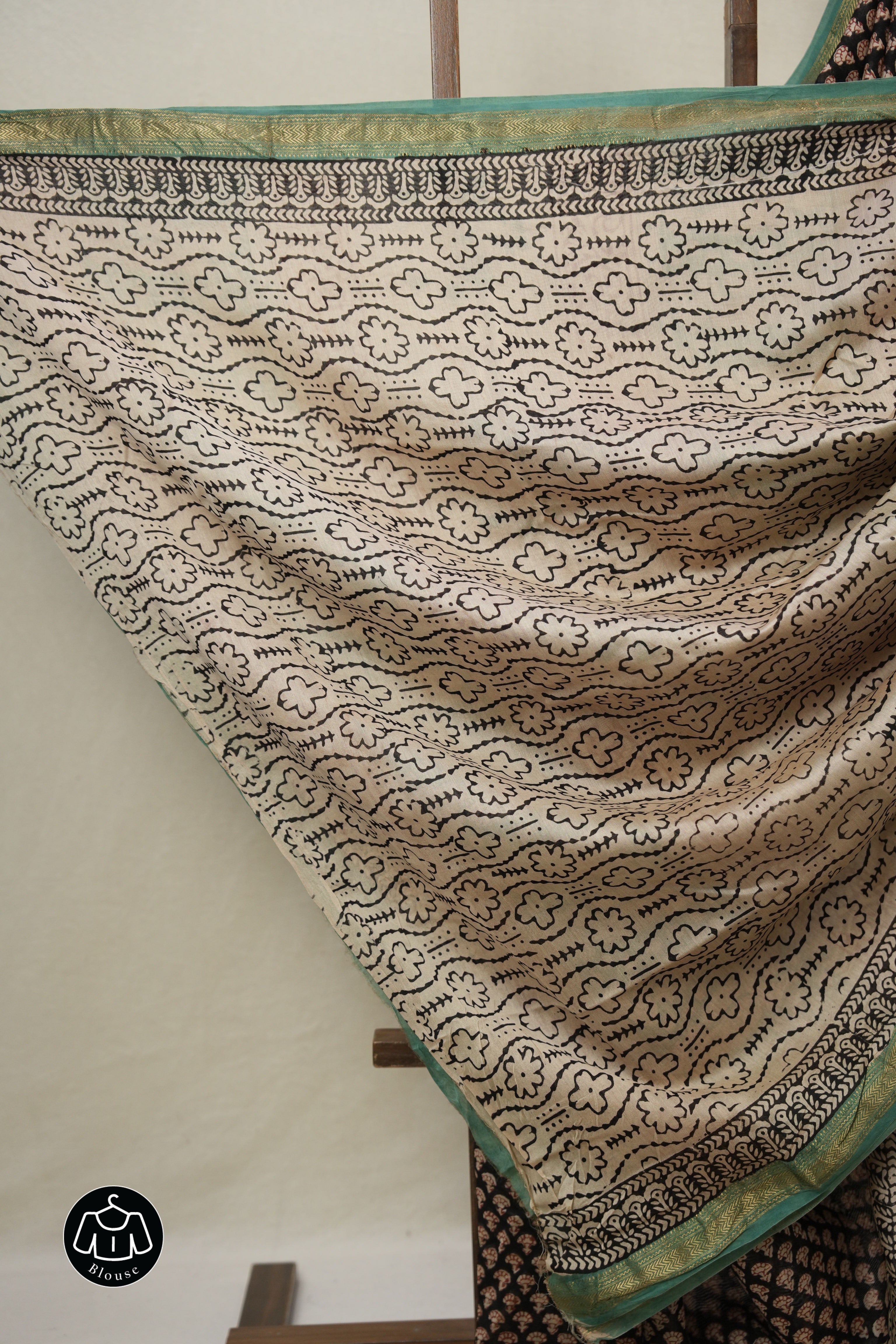 Black Cotton Silk Saree With Maheshwari Border - SRBCSS1518