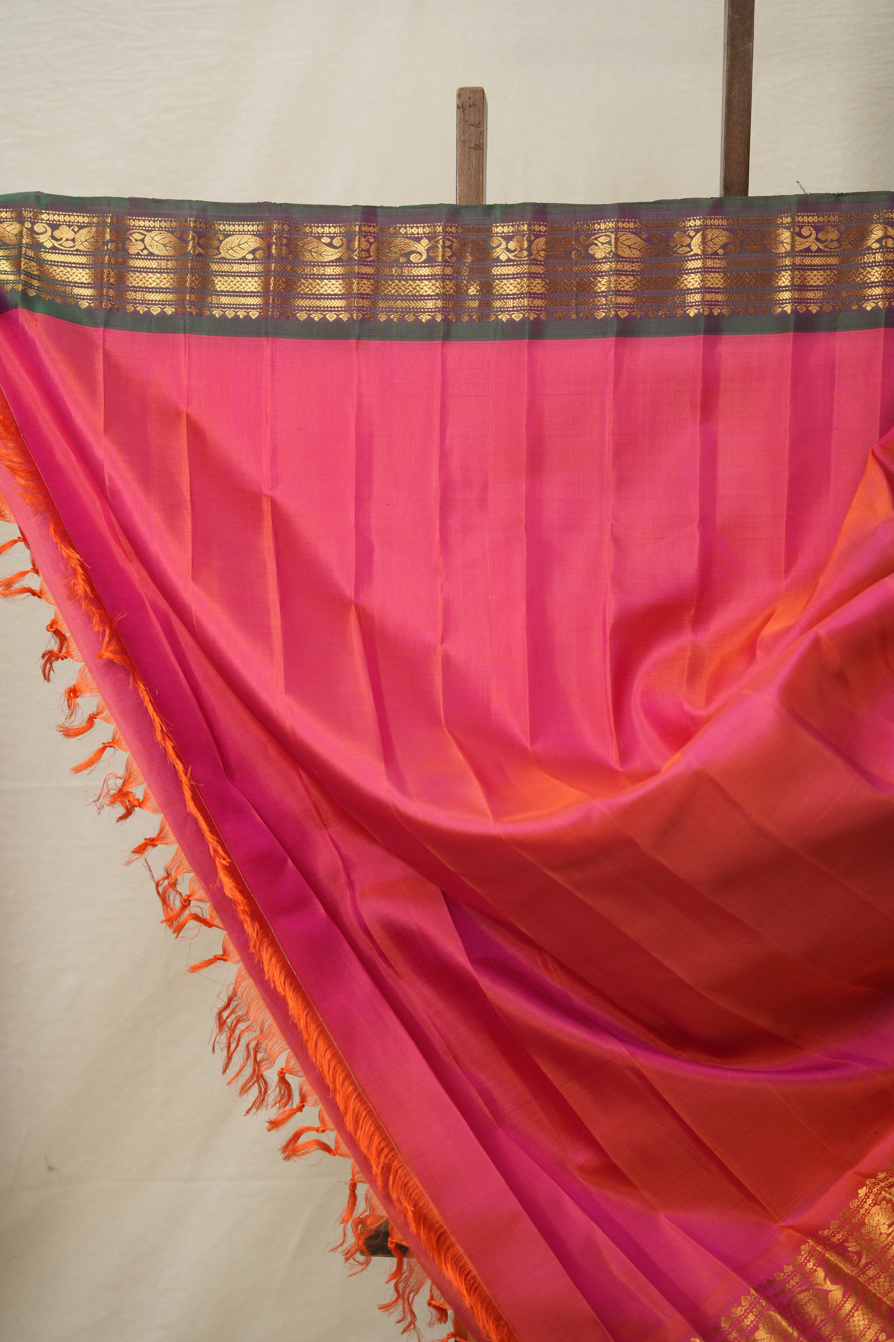 Dual Tone Green Gadwal Silk Saree - SRDTGGSS613