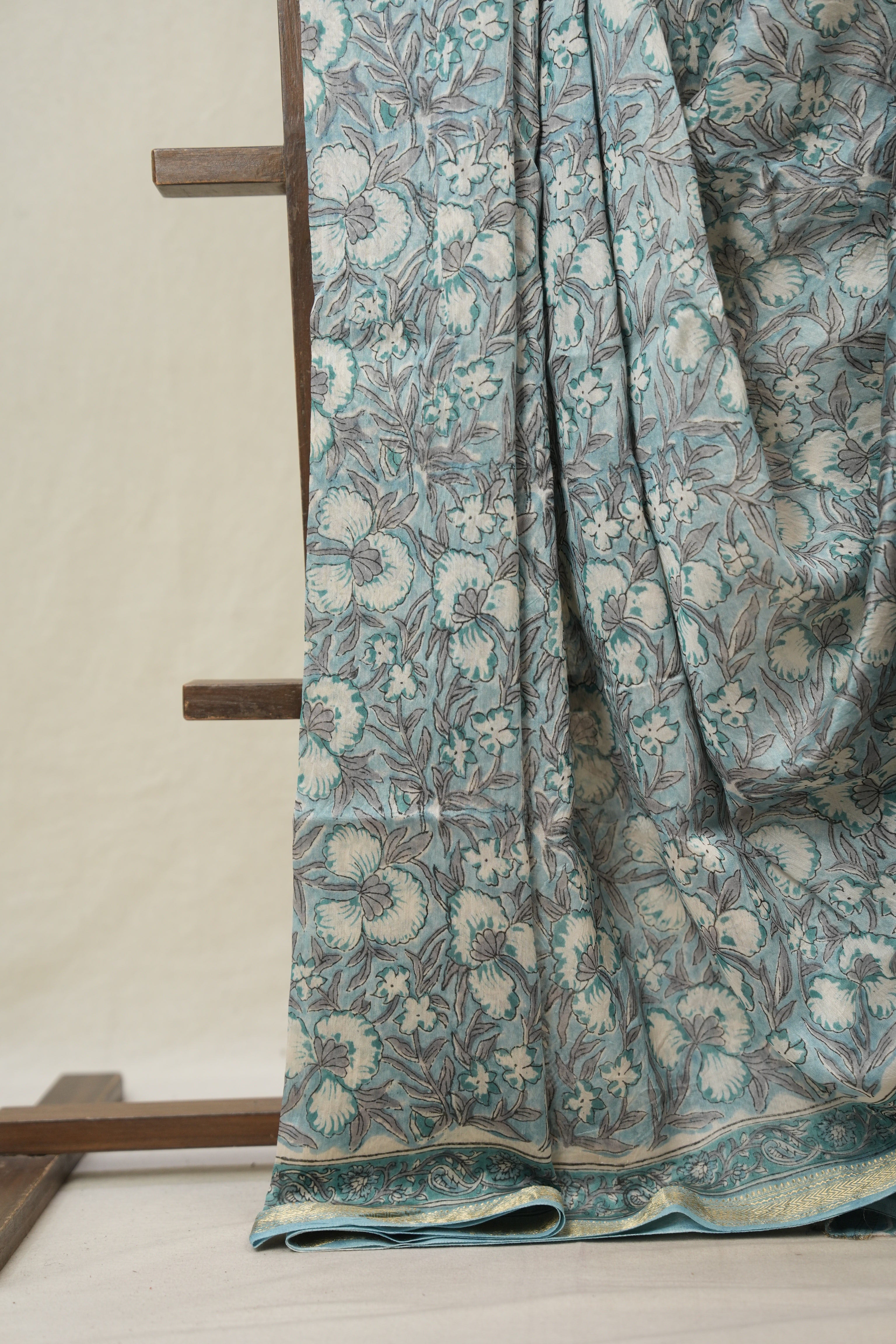 Light Sky Blue Cotton Silk Saree With Maheshwari Border - SRLSBCSS1517