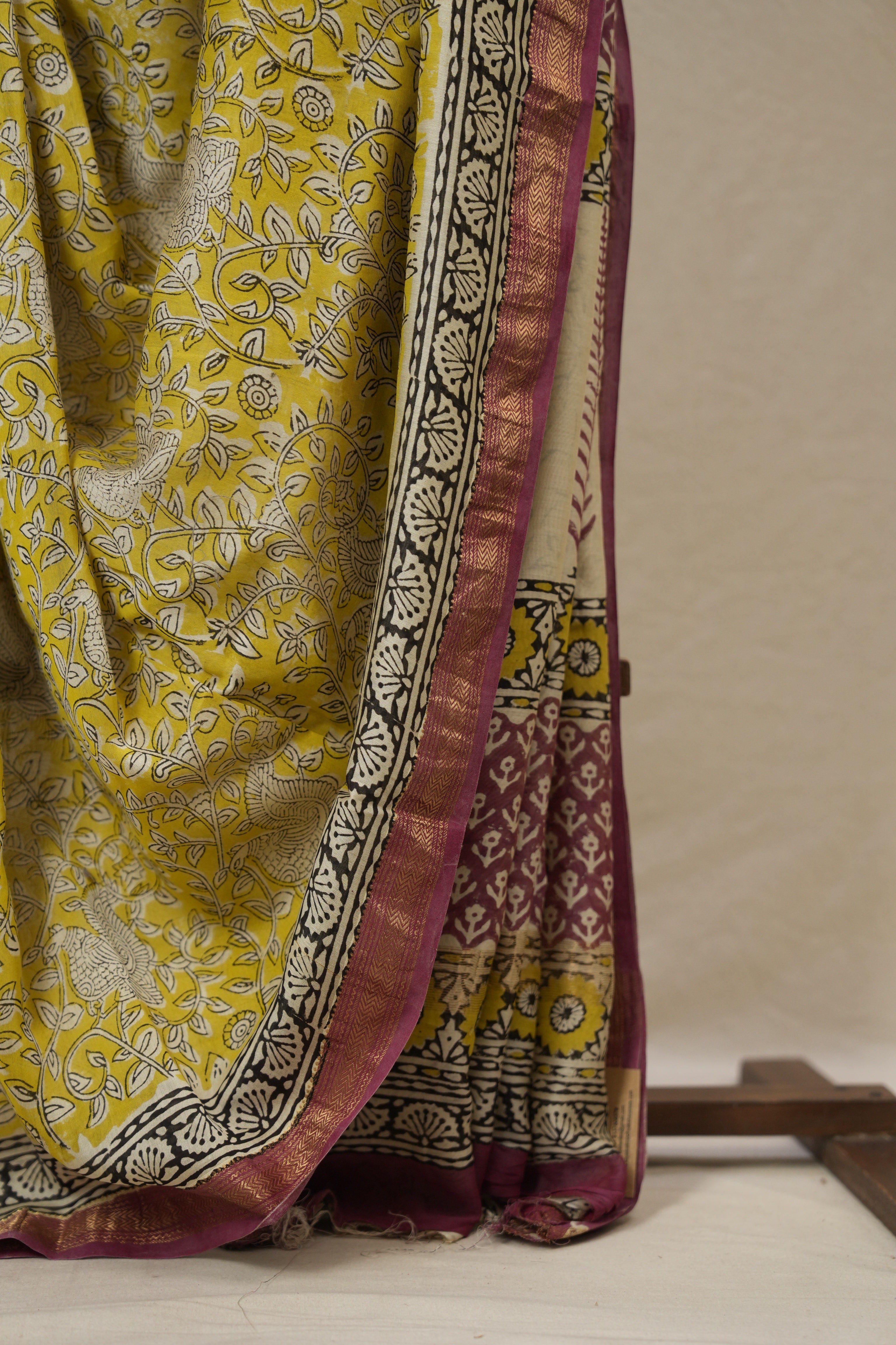Yellow HBP Cotton Silk Saree With Maheshwari Border - SRYCSS1479
