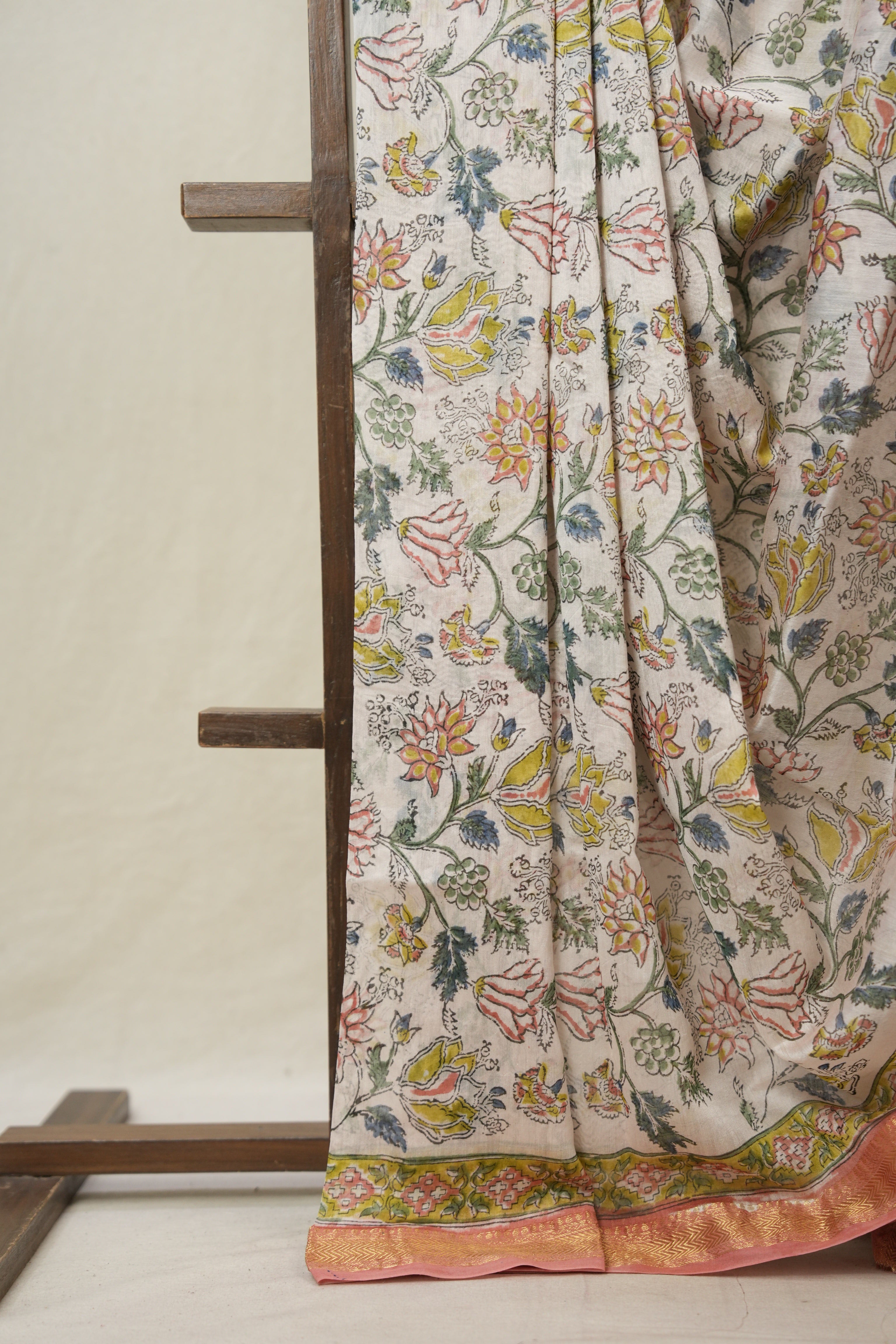 Ivory White HBP Cotton Silk Saree With Maheshwari Border - SRIWCSS1480