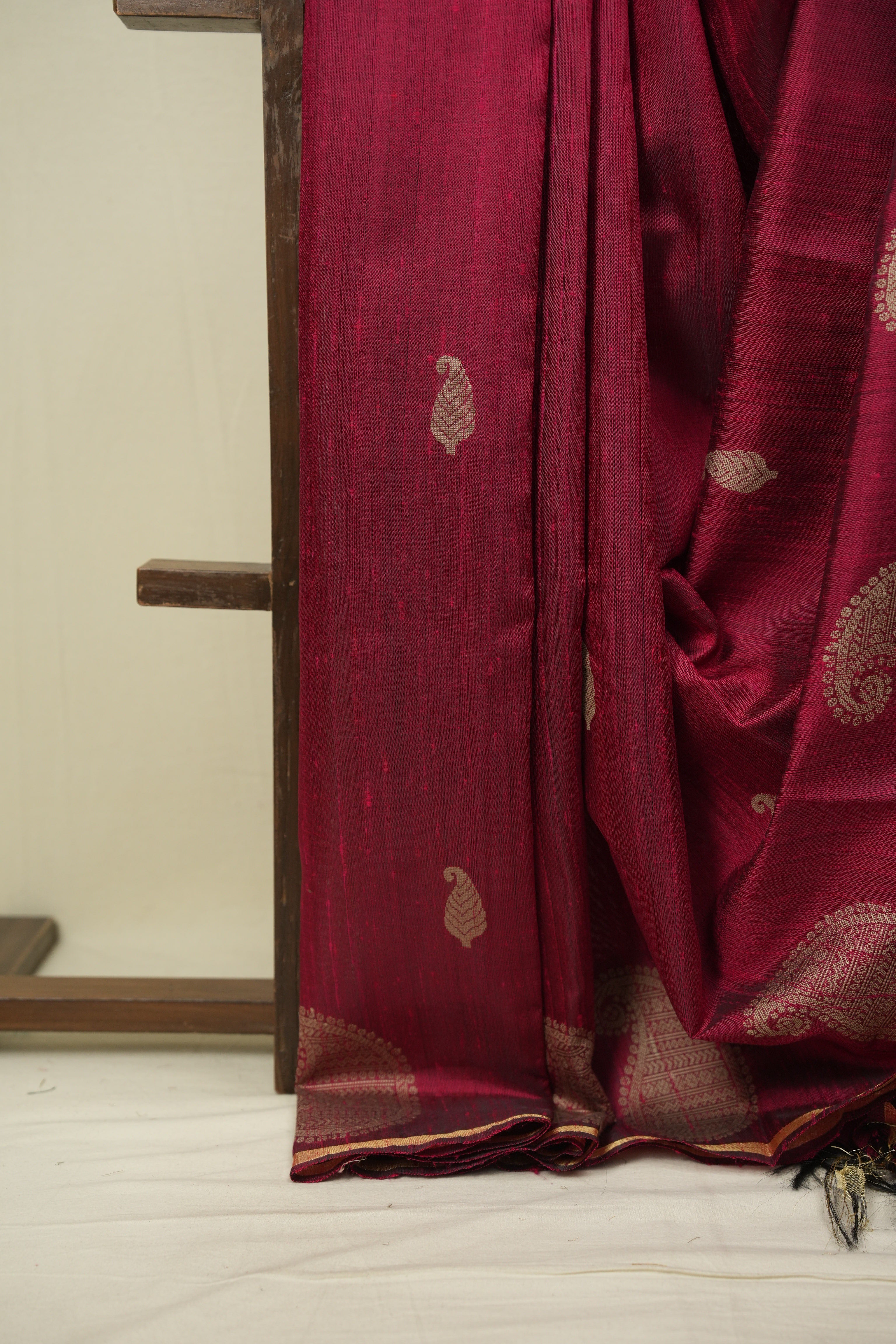 Red Raw Silk  Saree - SRRRSS1057