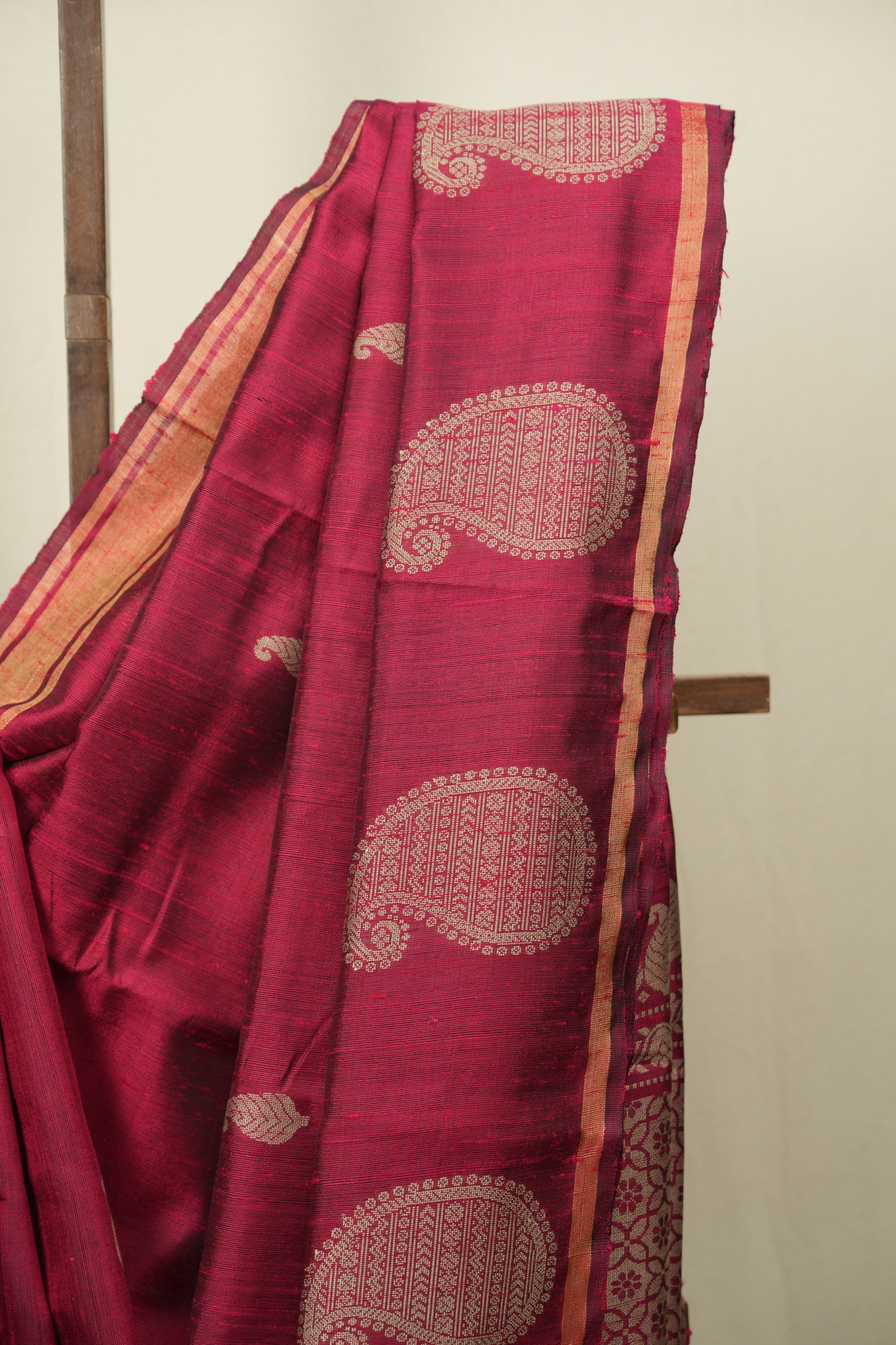 Red Raw Silk  Saree - SRRRSS1057