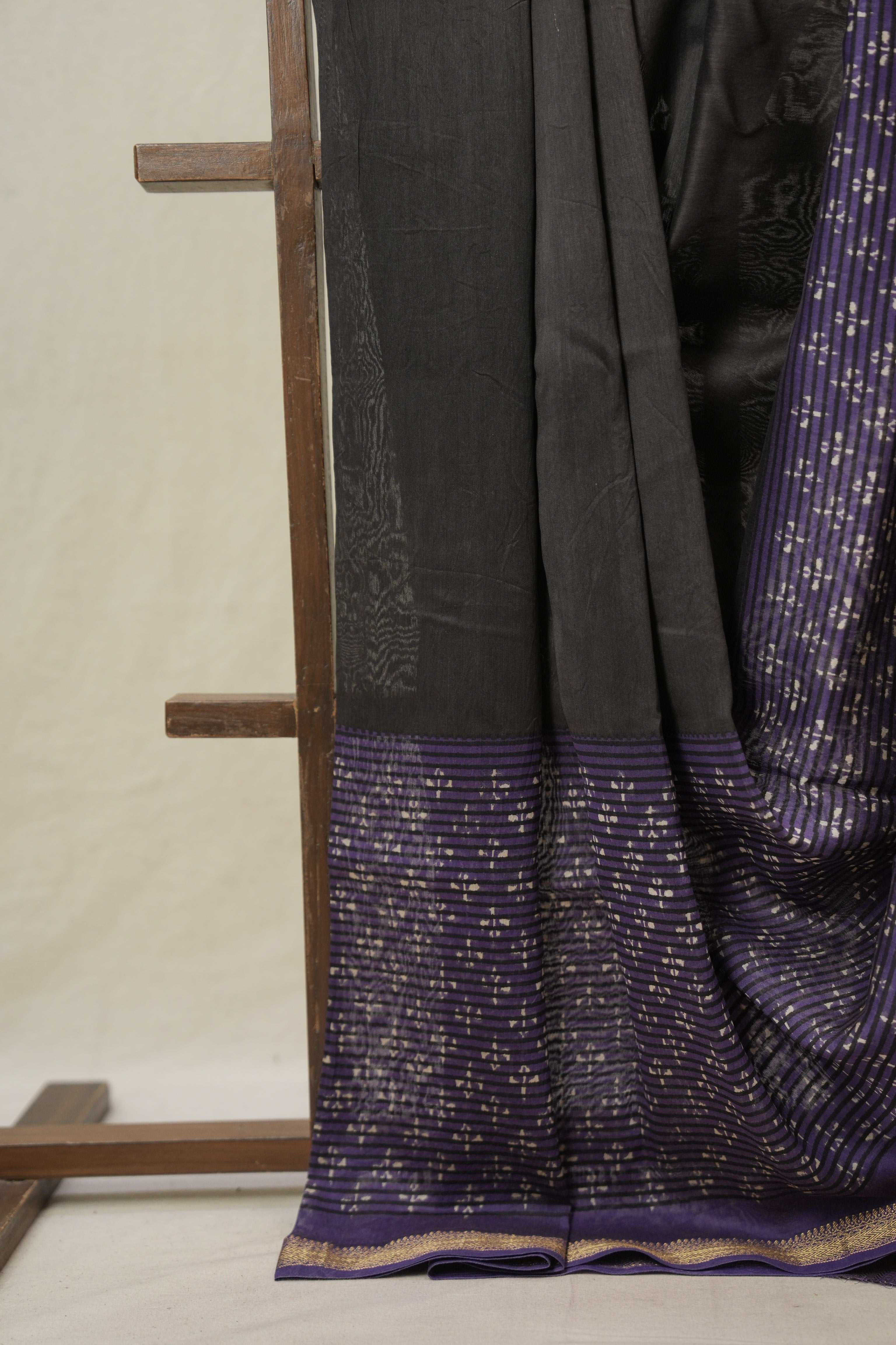 Black HBP Cotton Silk Saree With Maheshwari Border - SRBCSS1482