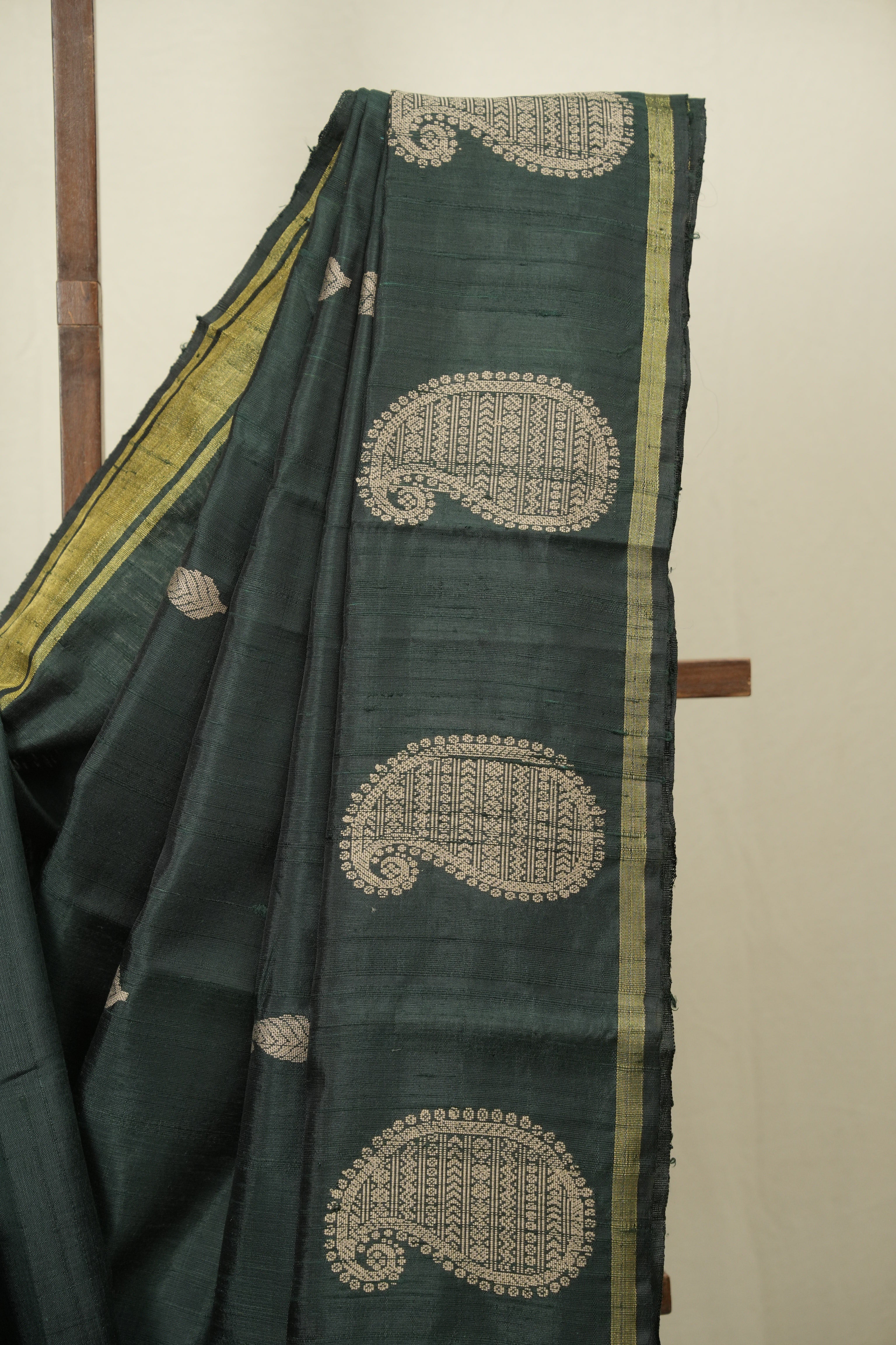 Green Raw Silk  Saree - SRGRSS1063