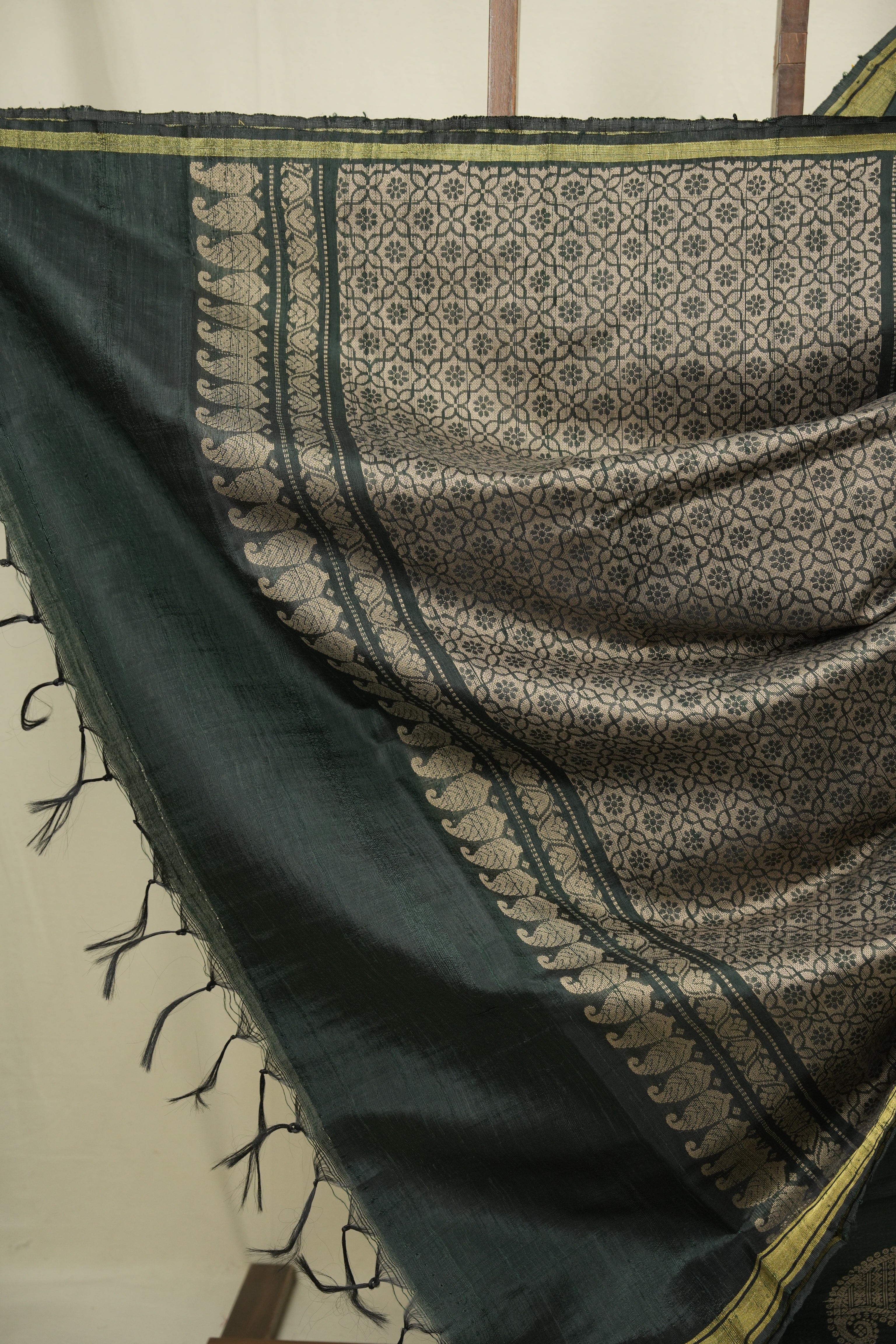 Green Raw Silk  Saree - SRGRSS1063