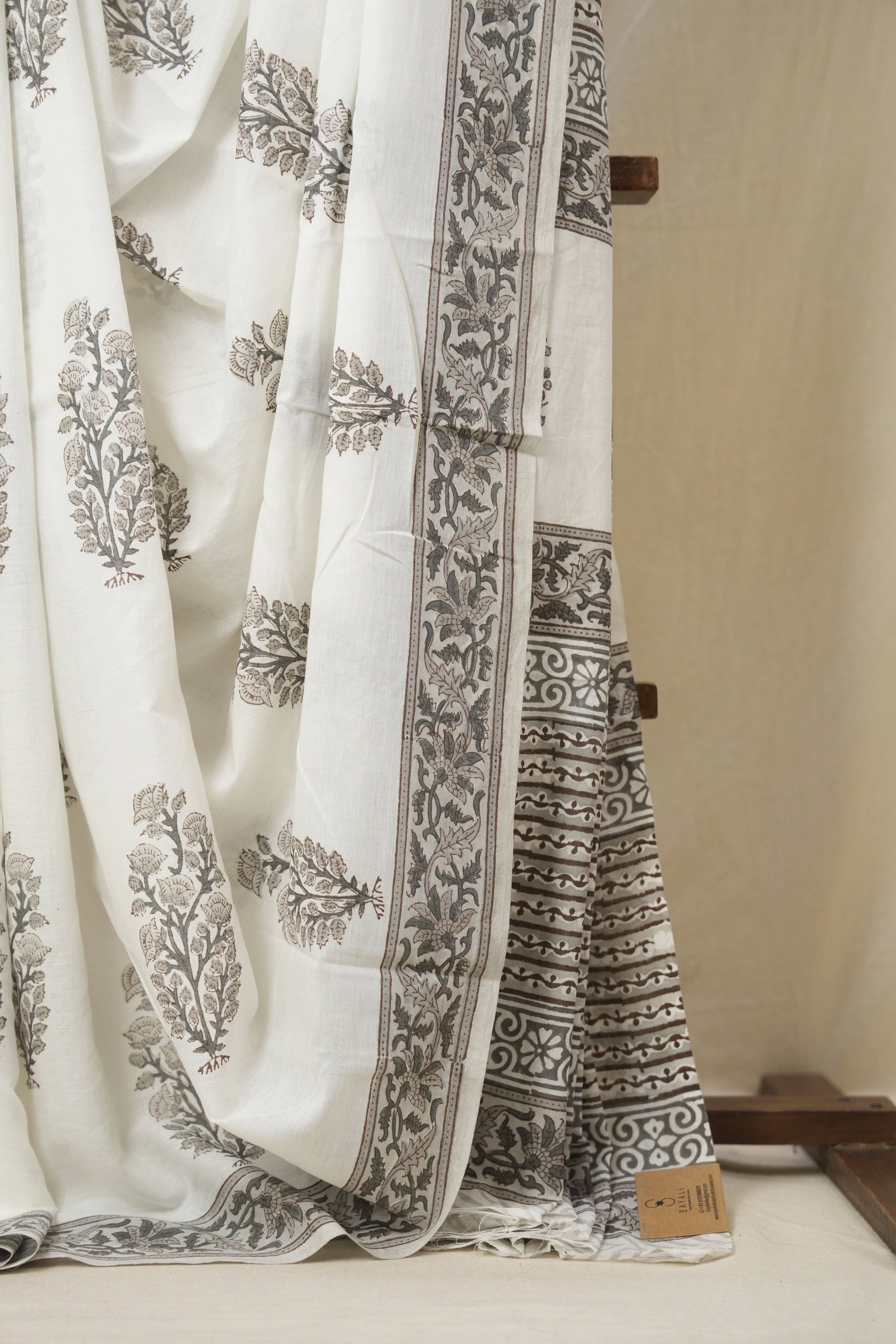 White HBP Cotton Saree - SROWCS3339