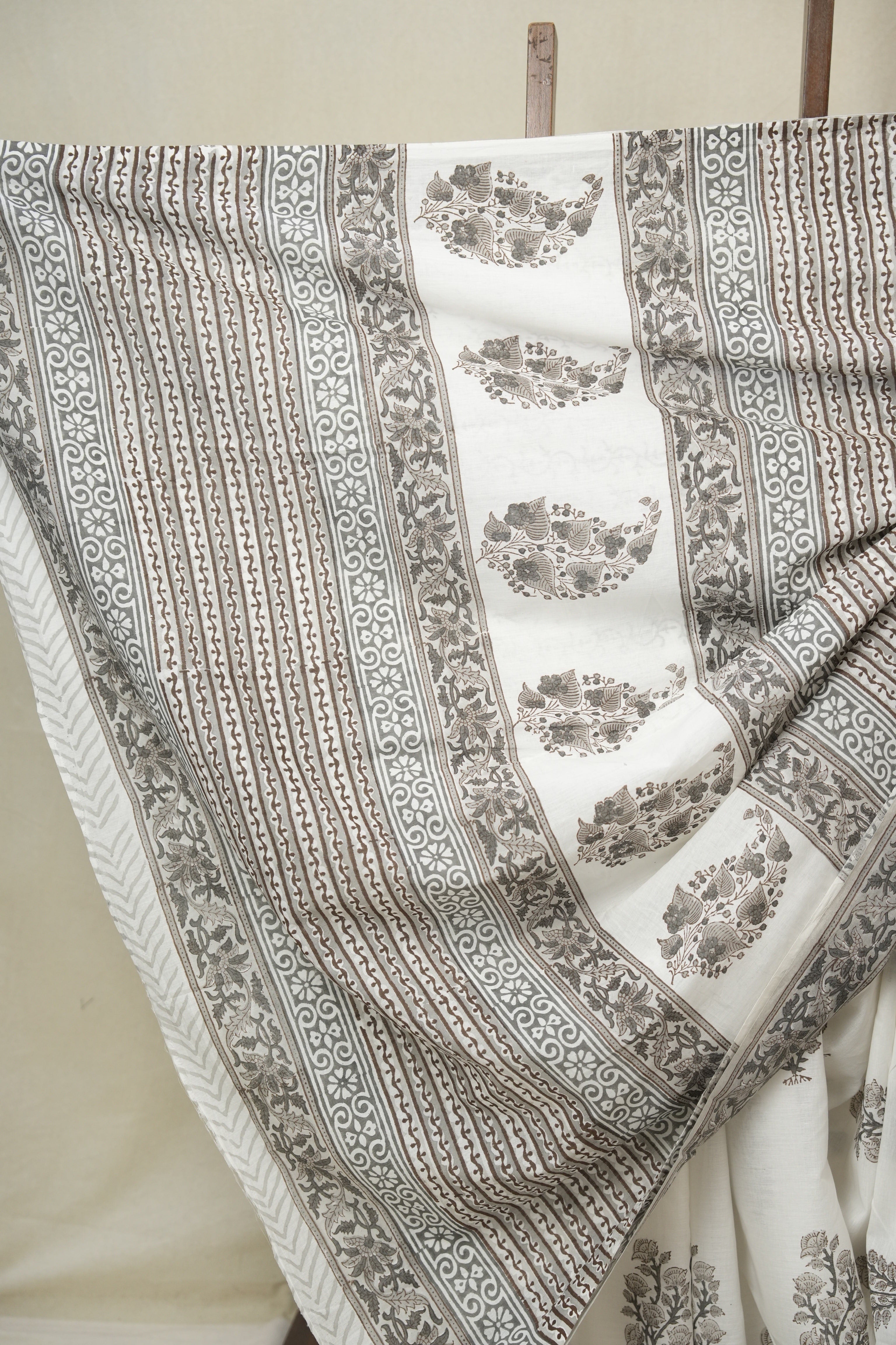 White HBP Cotton Saree - SROWCS3339