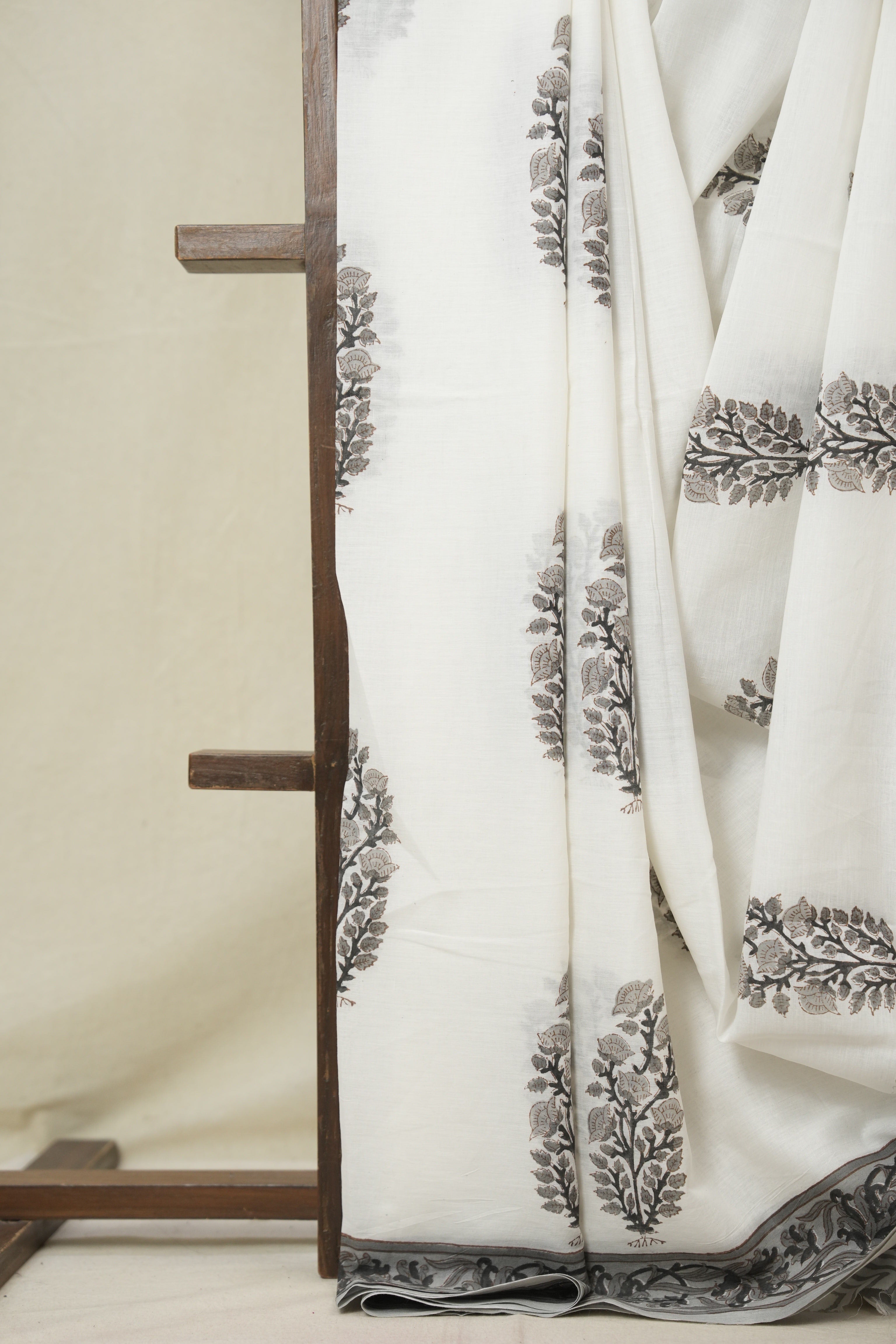 White HBP Cotton Saree - SRWCS3337