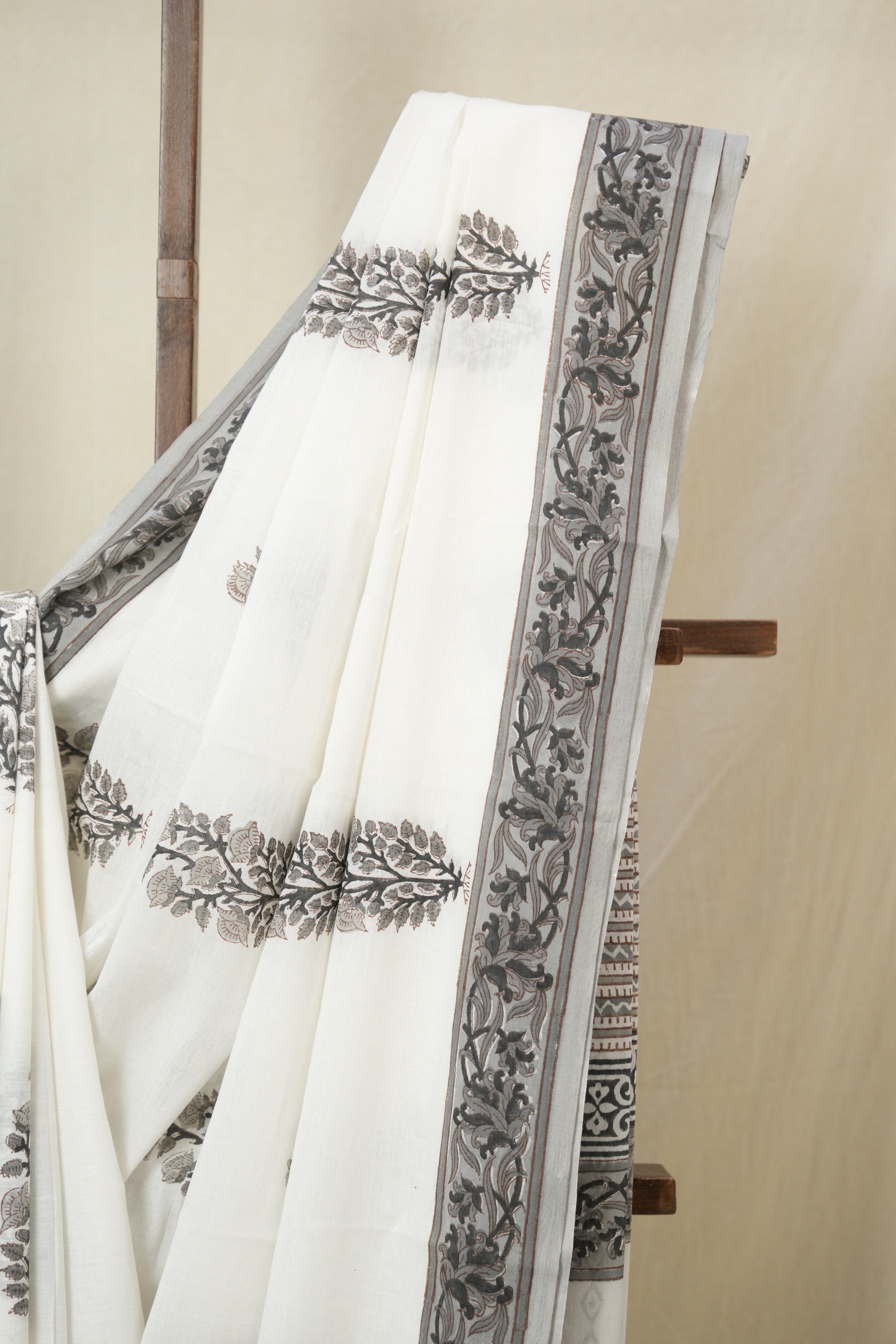 White HBP Cotton Saree - SRWCS3337