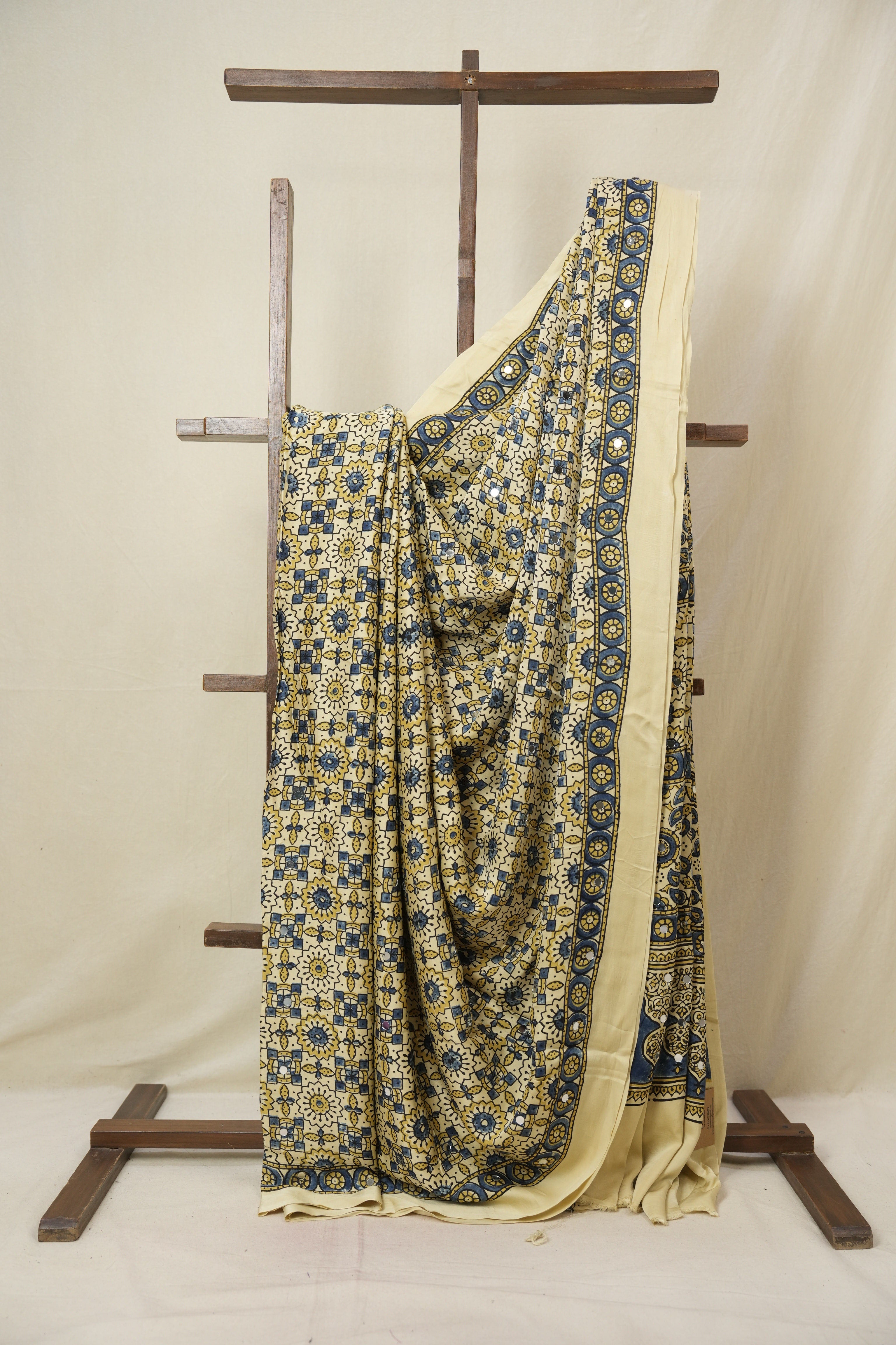 Cream HBP Modal Silk Saree - SRCMSS644