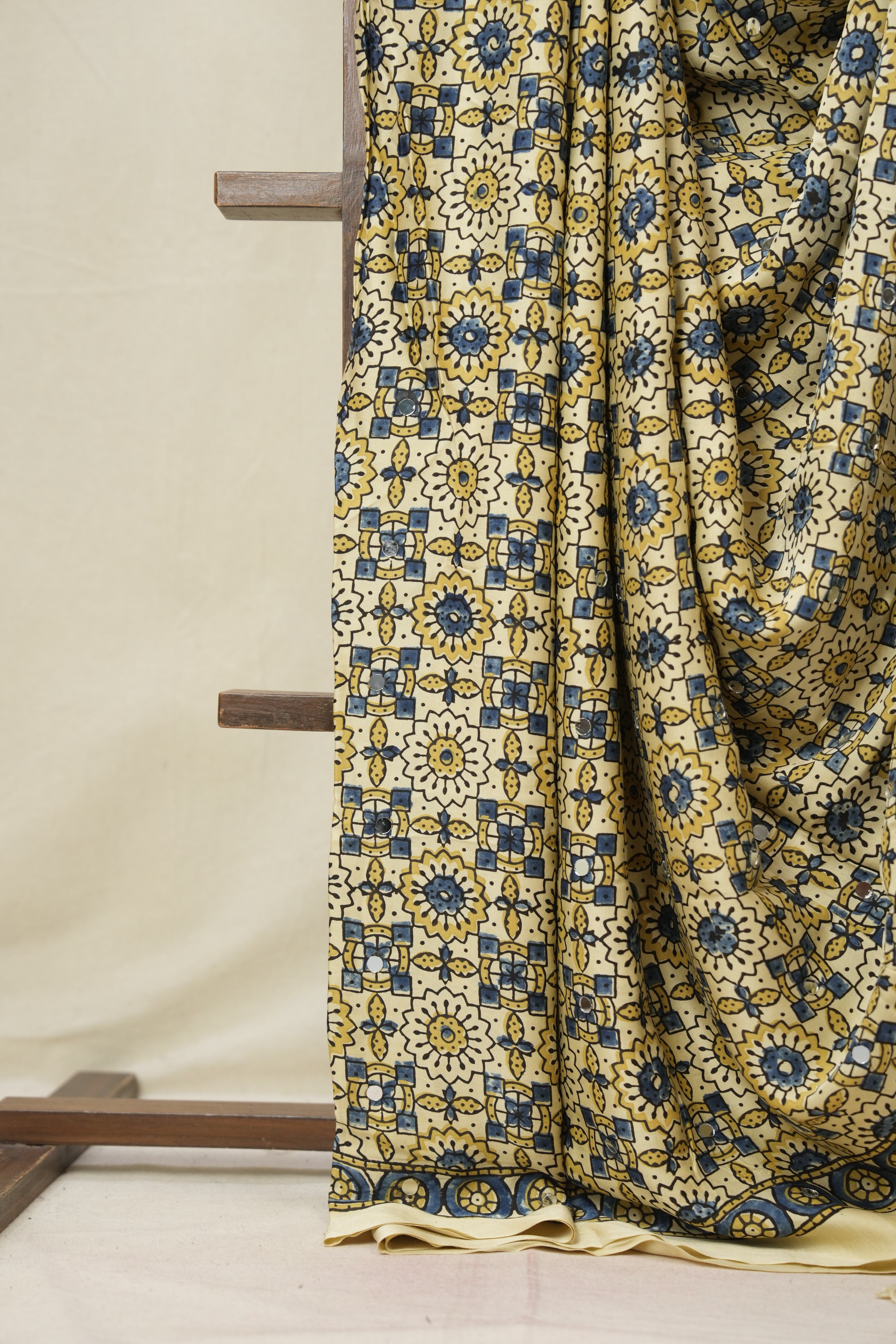 Cream HBP Modal Silk Saree - SRCMSS644