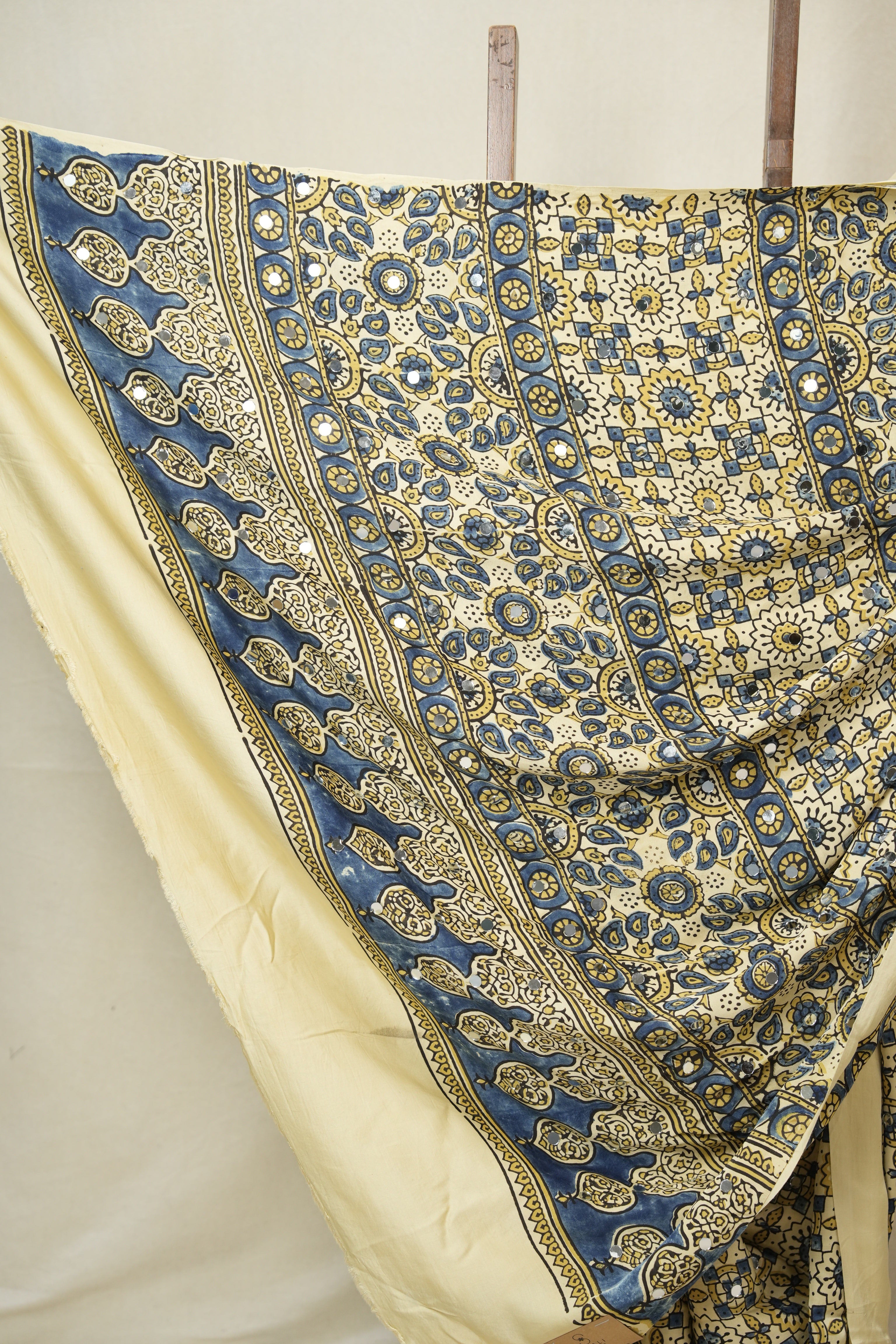 Cream HBP Modal Silk Saree - SRCMSS644
