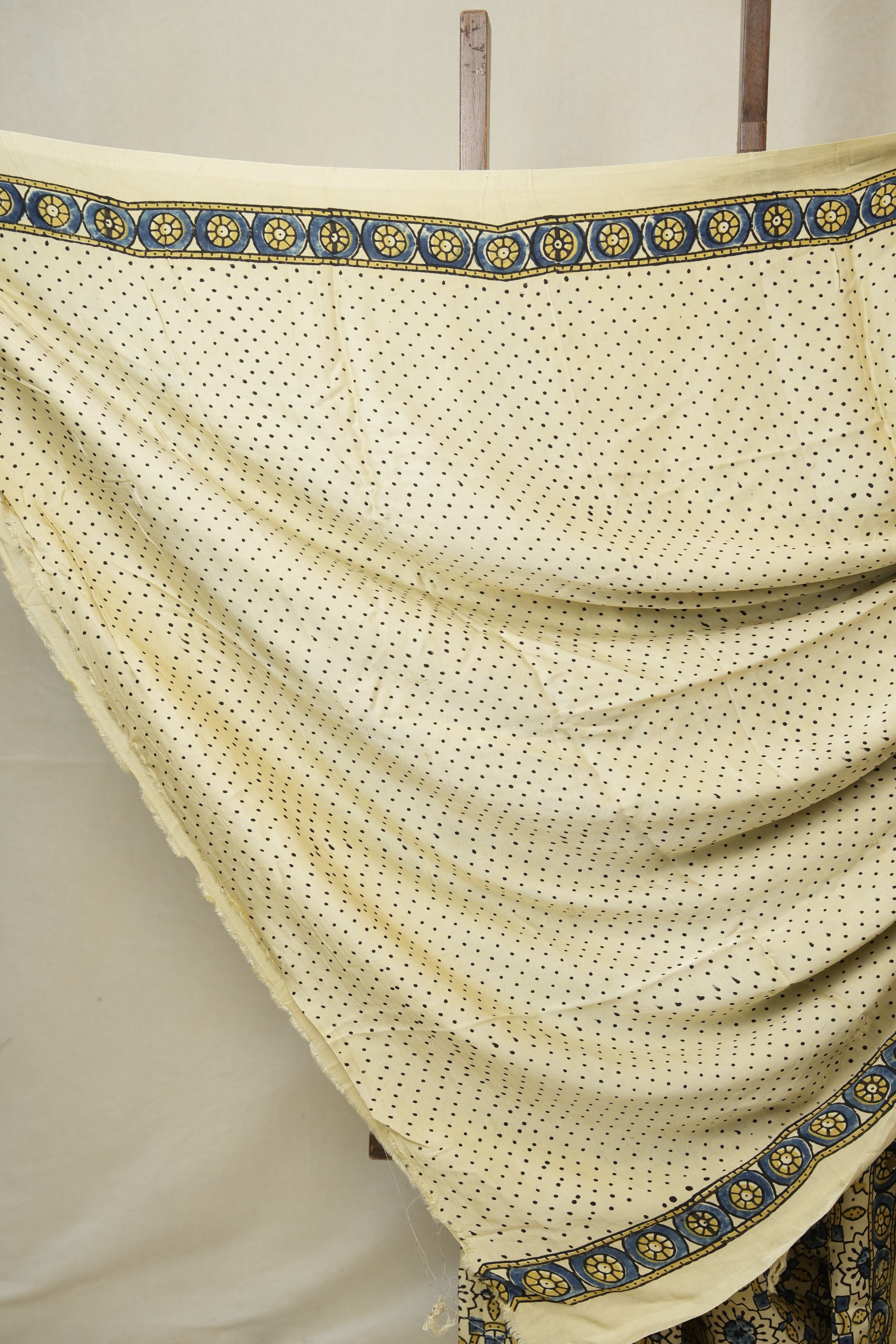 Cream HBP Modal Silk Saree - SRCMSS644