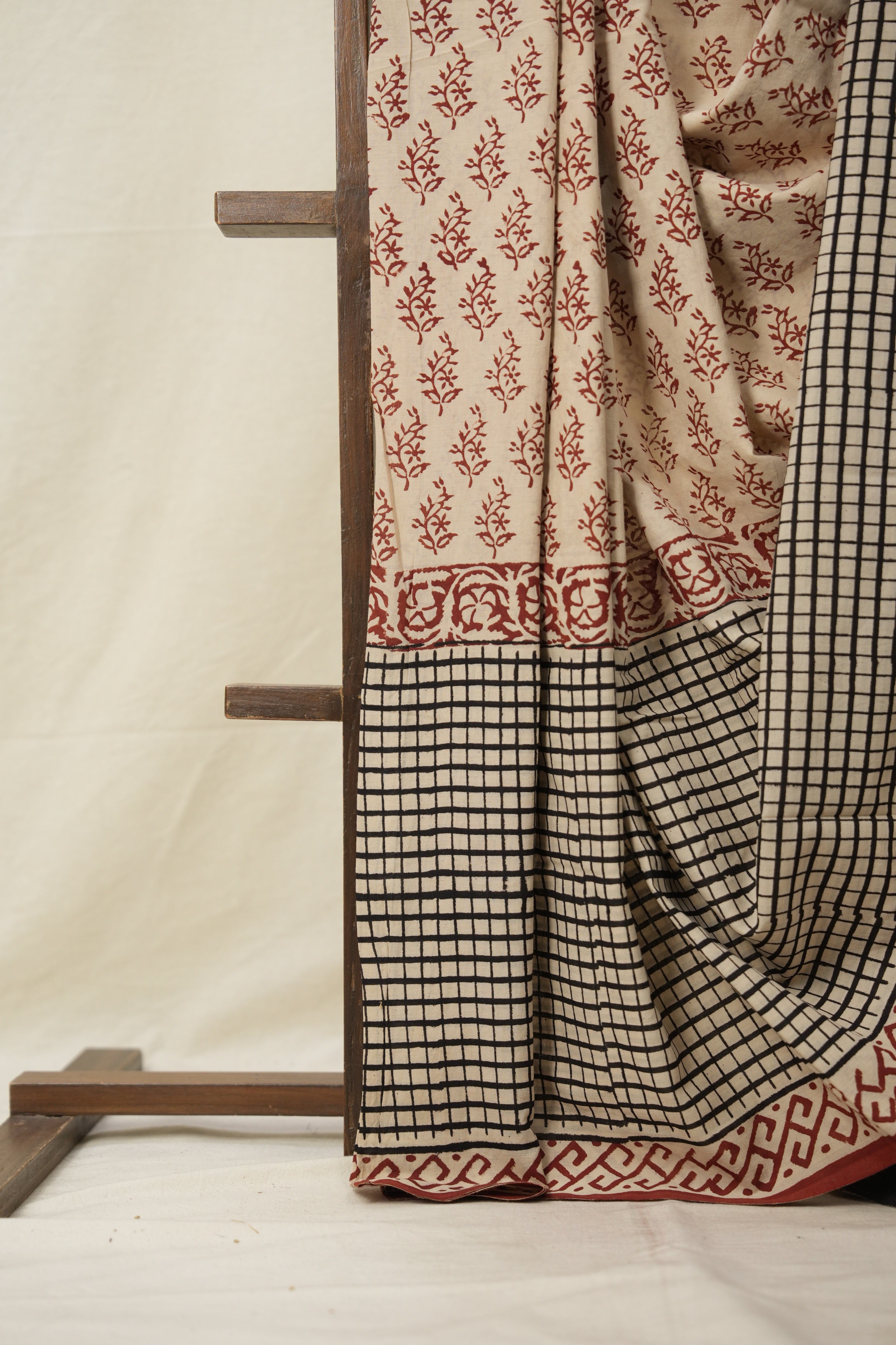 Red Cream HBP Cotton Saree - SRRCCS2872