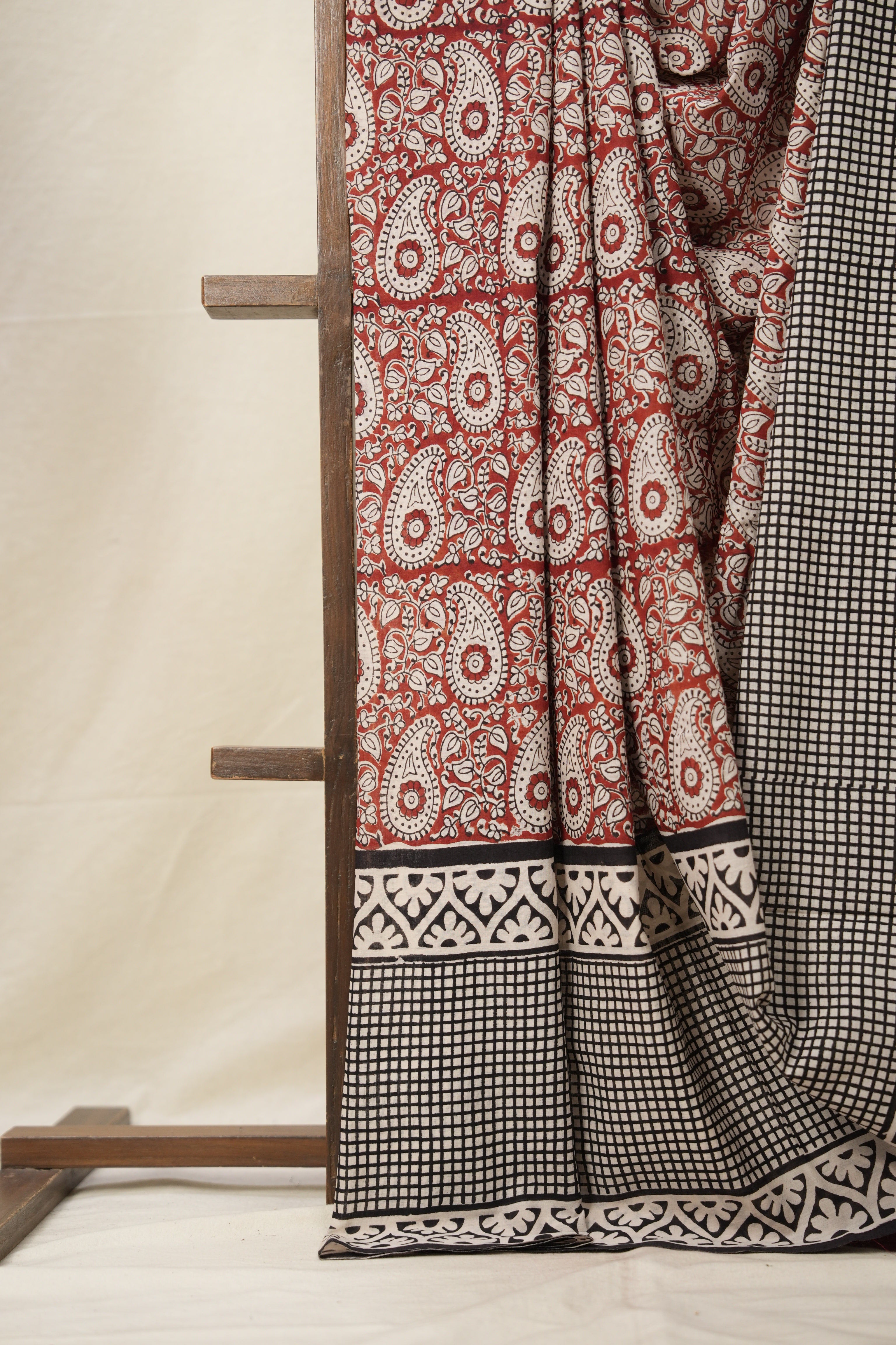 Blood Red White HBP Cotton Saree - SRBRWCS2870