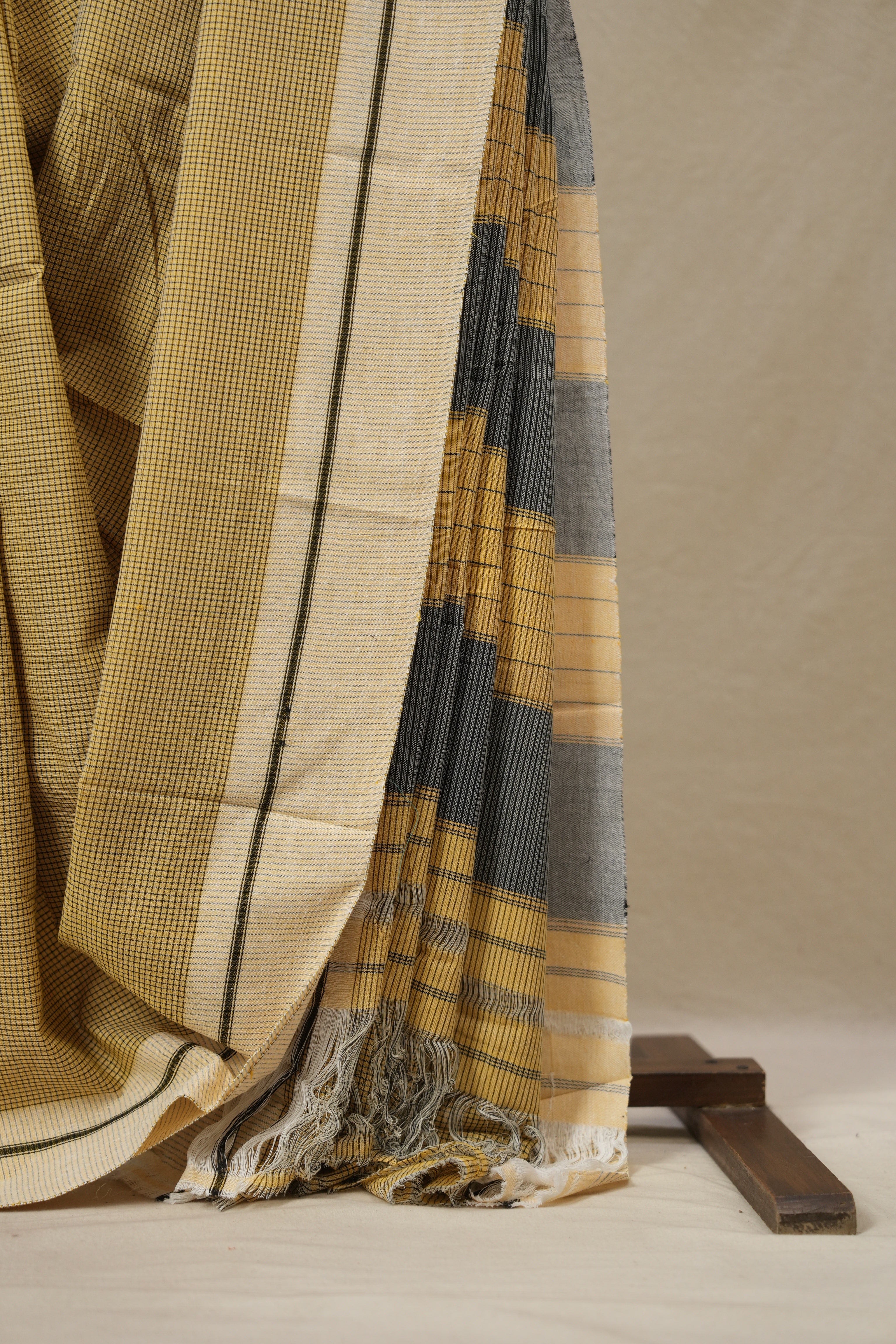 Yellow Small Checks Cotton Patteda Anchu Saree - SRYPAS320