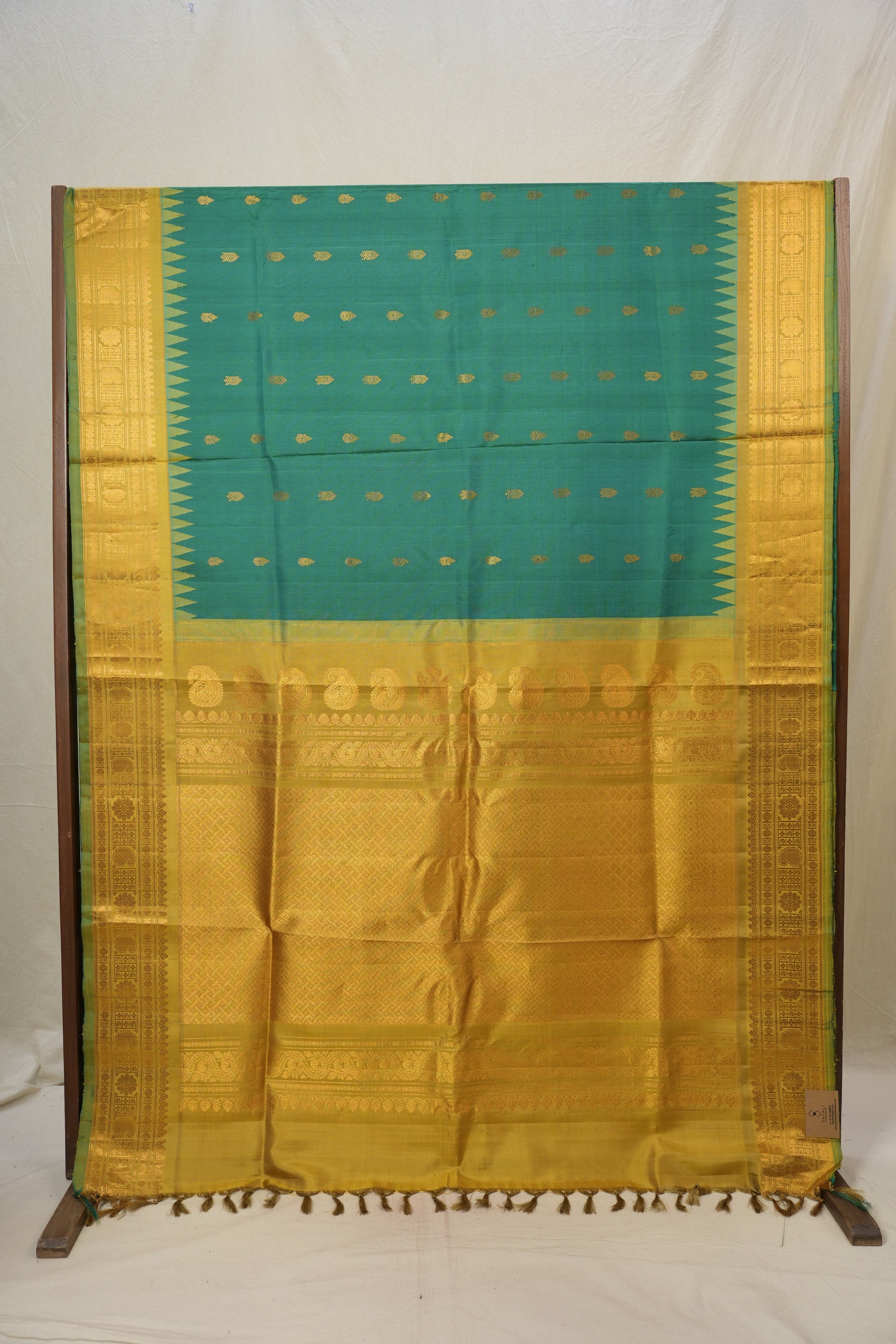Green Gadwal Silk Saree - SRGGSS621