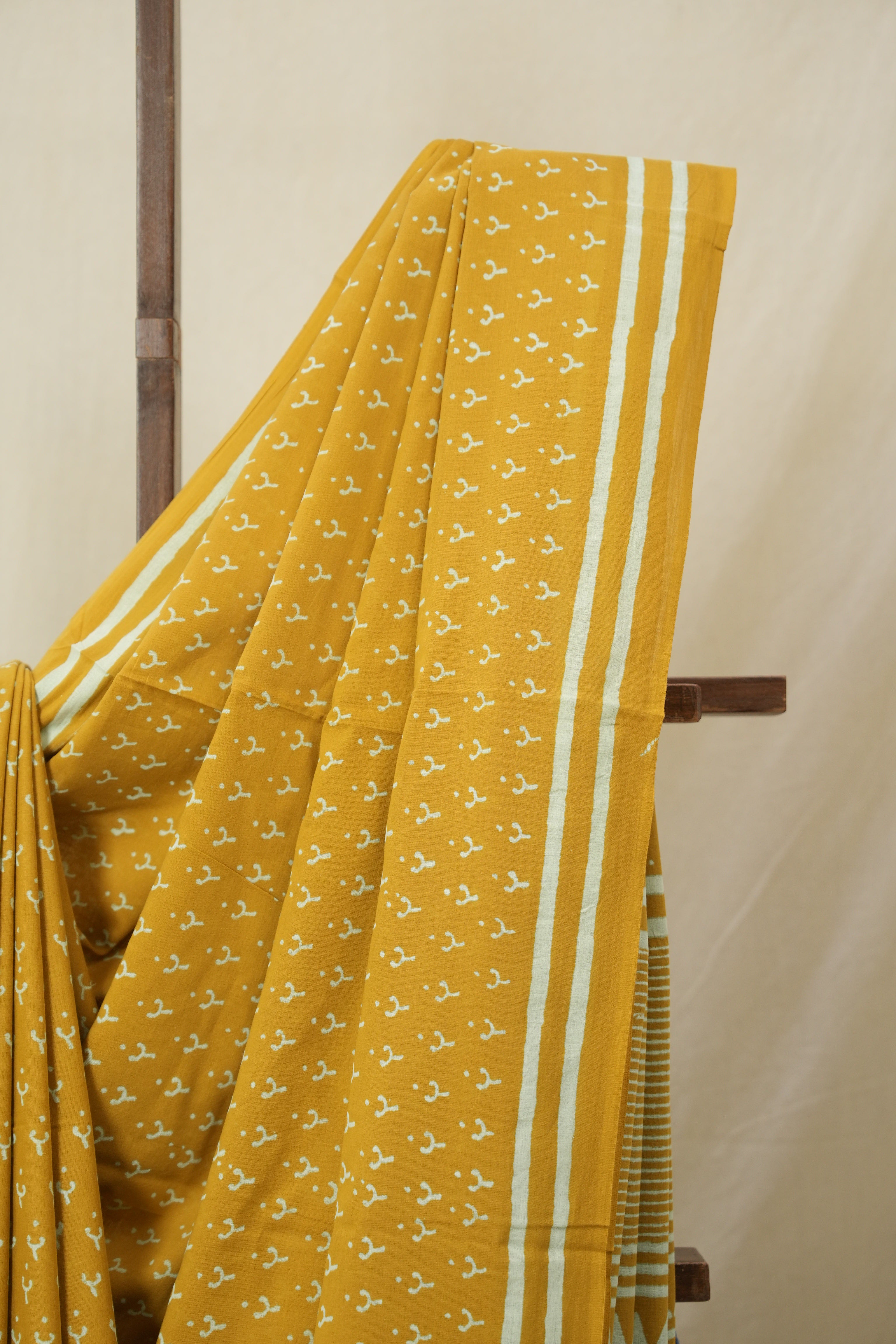 Gold HBP Cotton Saree - SRMGCS3372